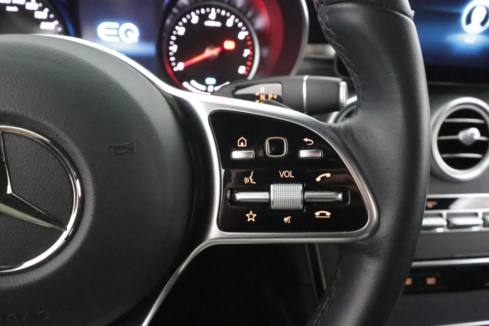 Mercedes-Benz GLC 2020 300 e 4MATIC A Business AMG EQ Power - | Burmester | Sporttipenkit | P.kamera | Puolinahat | Apple & Android | LED | Sähk. takaluukku | Navi | Tutkat | 2x renkaat aluin | 
