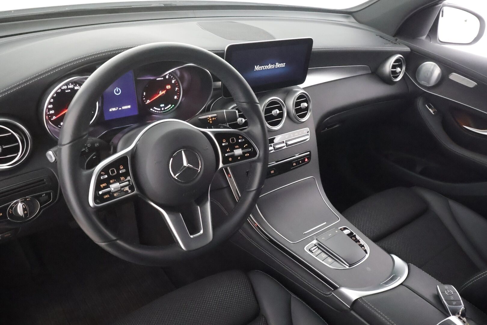 Mercedes-Benz GLC 2020 300 e 4MATIC A Business AMG EQ Power - | Burmester | Sporttipenkit | P.kamera | Puolinahat | Apple & Android | LED | Sähk. takaluukku | Navi | Tutkat | 2x renkaat aluin | 