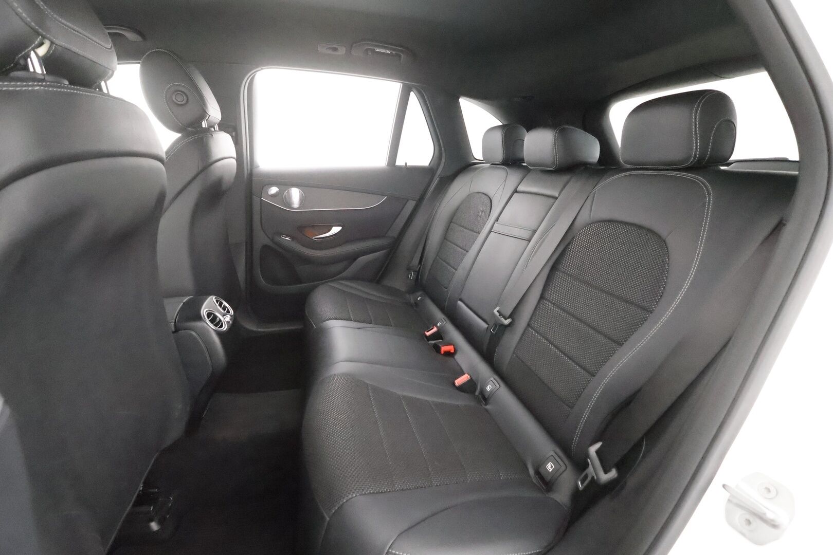 Mercedes-Benz GLC 2020 300 e 4MATIC A Business AMG EQ Power - | Burmester | Sporttipenkit | P.kamera | Puolinahat | Apple & Android | LED | Sähk. takaluukku | Navi | Tutkat | 2x renkaat aluin | 