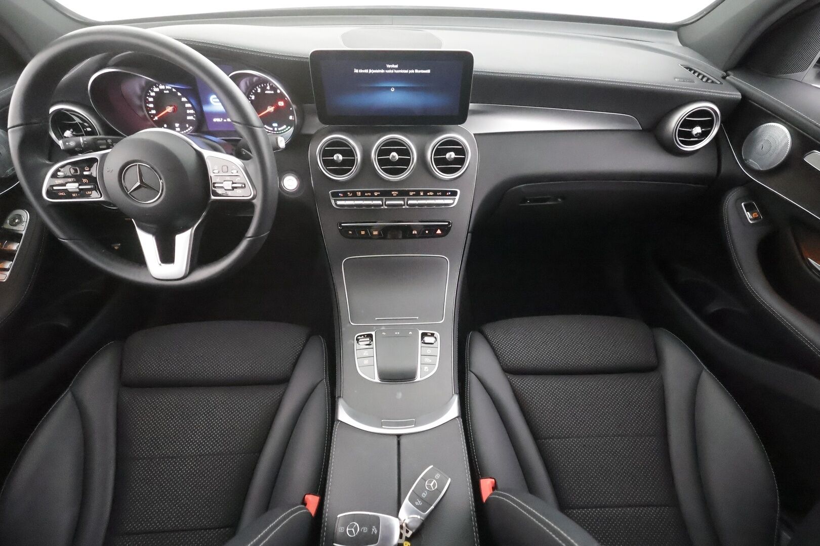 Mercedes-Benz GLC 2020 300 e 4MATIC A Business AMG EQ Power - | Burmester | Sporttipenkit | P.kamera | Puolinahat | Apple & Android | LED | Sähk. takaluukku | Navi | Tutkat | 2x renkaat aluin | 