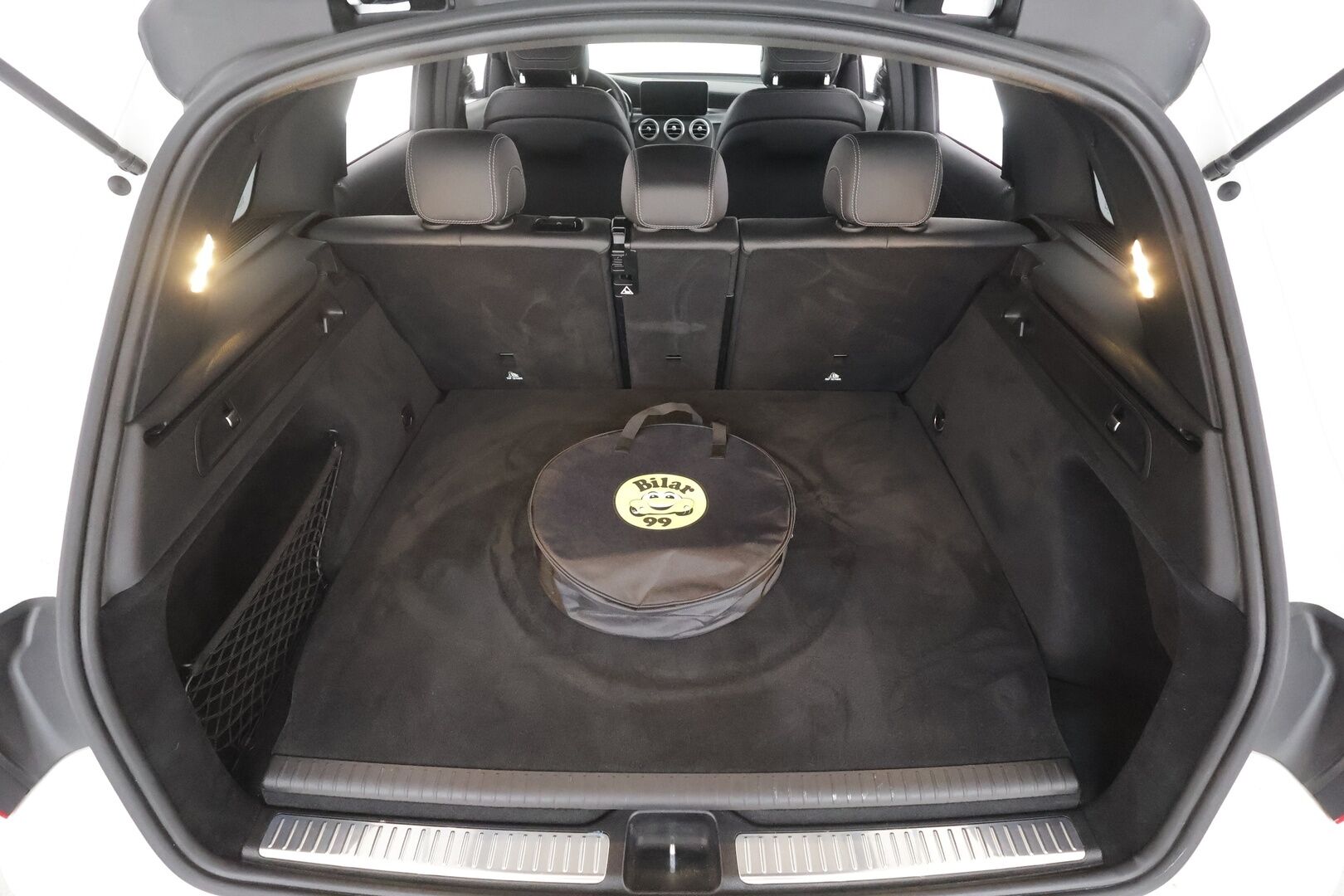 Mercedes-Benz GLC 2020 300 e 4MATIC A Business AMG EQ Power - | Burmester | Sporttipenkit | P.kamera | Puolinahat | Apple & Android | LED | Sähk. takaluukku | Navi | Tutkat | 2x renkaat aluin | 