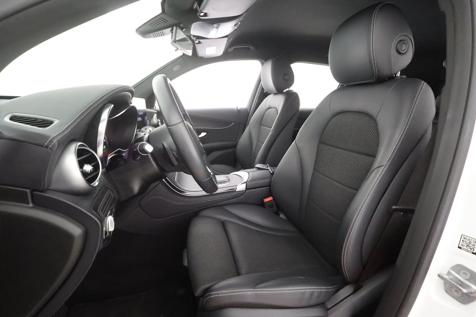 Mercedes-Benz GLC 2020 300 e 4MATIC A Business AMG EQ Power - | Burmester | Sporttipenkit | P.kamera | Puolinahat | Apple & Android | LED | Sähk. takaluukku | Navi | Tutkat | 2x renkaat aluin | 