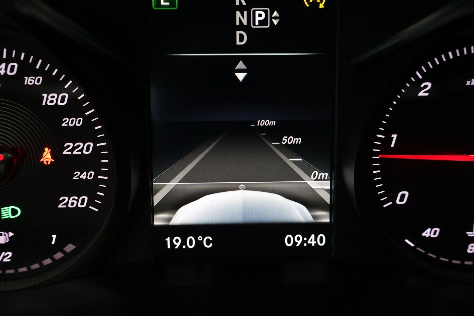 Mercedes-Benz C 2015 220 BlueTec A Premium Business Avantgarde // Distronic / Koukku / LED / IHC+ / Sport-penkit / Lohko // - Kattava sähköinen huoltohistoria / Renkaat kunnossa / Juuri katsastettu*