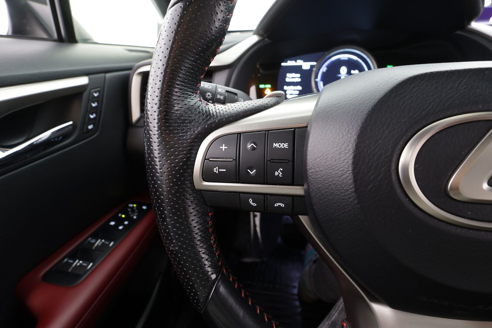 Lexus RX 2017 450h Hybrid 4WD A F Sport * Mark&Levinson / Panorama / HUD / ACC / LED / 360° / Ilmastoitu Muistipenkki / Navi * - HULLUT JOULUT KORKOTARJOUS 2,49% 