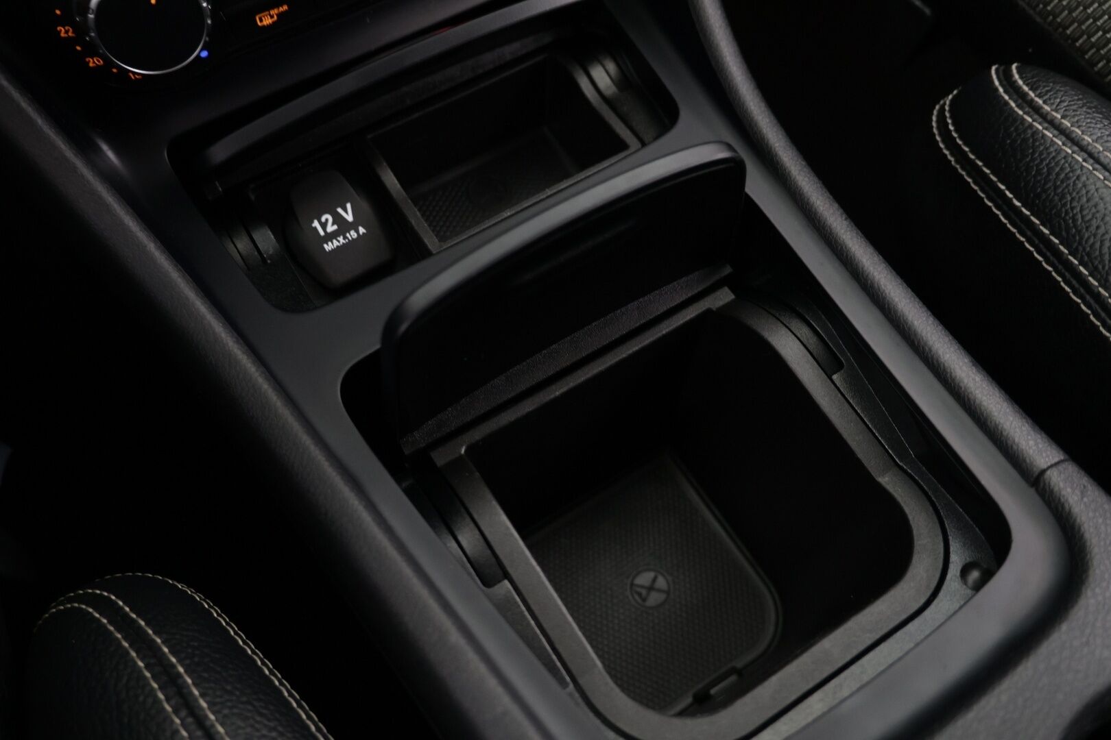 MERCEDES-BENZ CLA 2016 200d Shooting Brake - | Sporttipenkit | Vakkari | Tutka | Puolinahkasisusta | Kahdet aluvanteet |