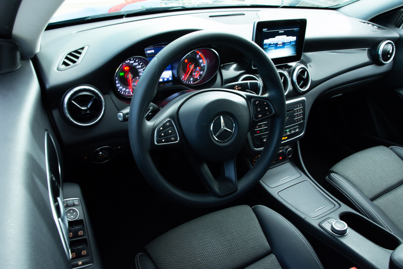MERCEDES-BENZ CLA 2016 200d Shooting Brake - | Sporttipenkit | Vakkari | Tutka | Puolinahkasisusta | Kahdet aluvanteet |