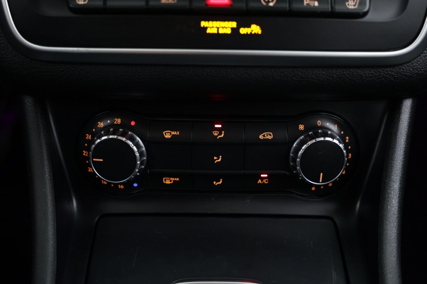 MERCEDES-BENZ CLA 2016 200d Shooting Brake - | Sporttipenkit | Vakkari | Tutka | Puolinahkasisusta | Kahdet aluvanteet |