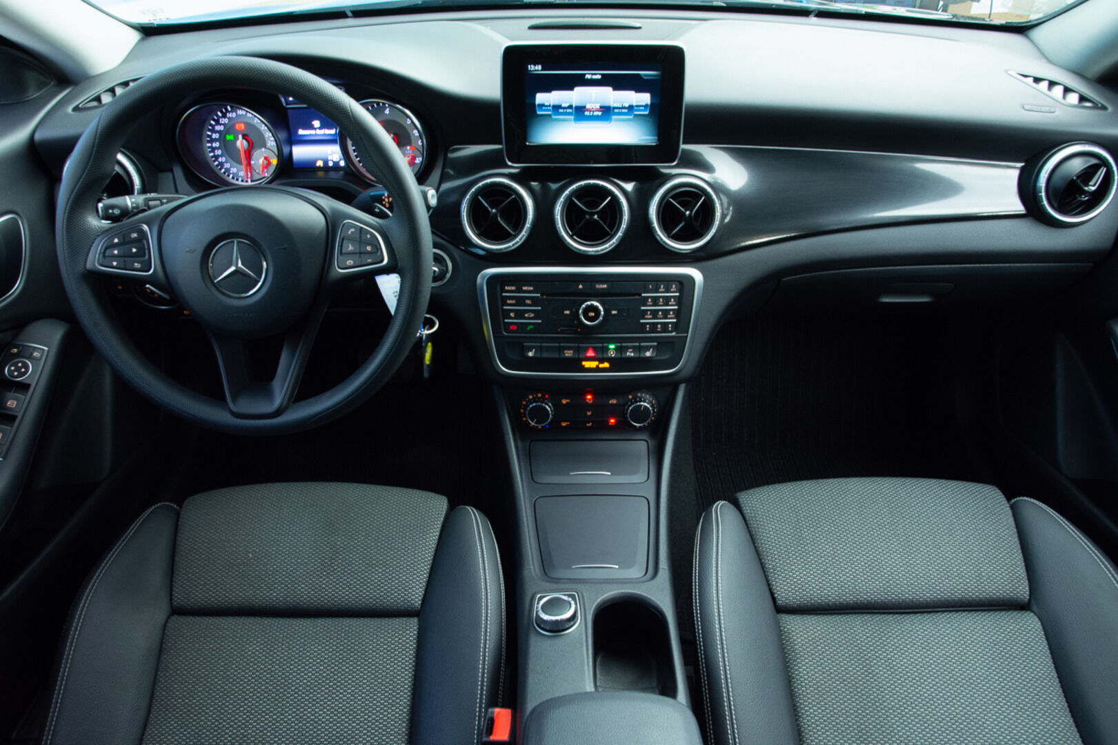 MERCEDES-BENZ CLA 2016 200d Shooting Brake - | Sporttipenkit | Vakkari | Tutka | Puolinahkasisusta | Kahdet aluvanteet |