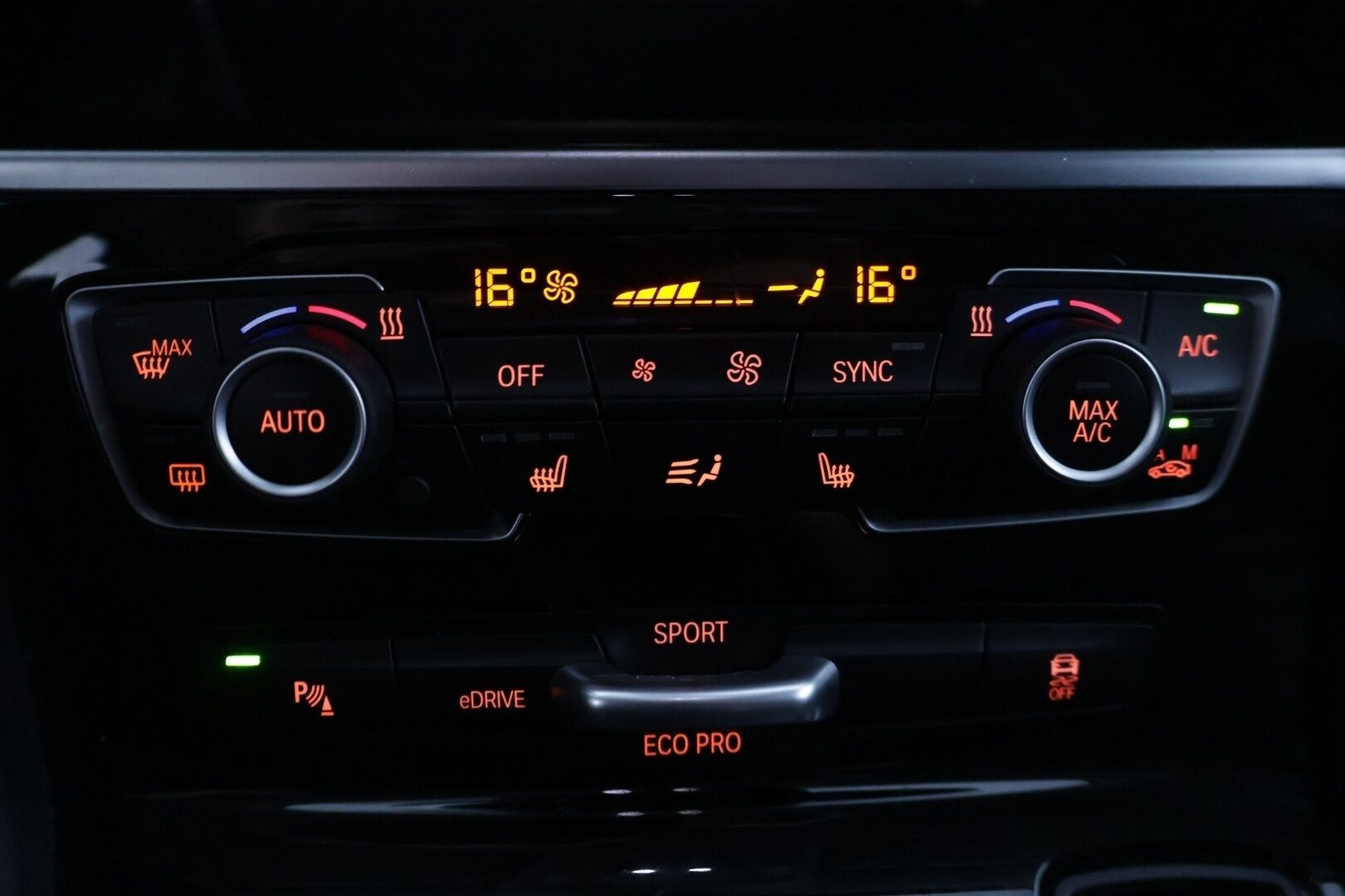 BMW 225 2017 225xe iPerformance Sport Line - | Vakionopeudensäädin | Peruutuskamera | Hud | Sport Line | KeyLessGo | LED - ajovalot | Ratinlämmitin |