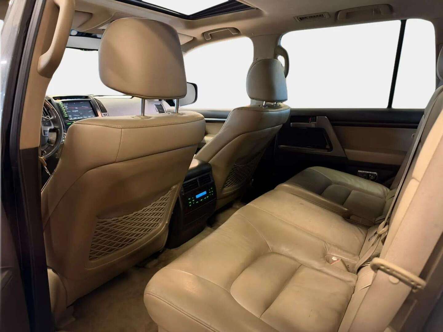 Toyota Land Cruiser 2008 4,5 D-4D V8 Luxury J200 aut. 7h - | Vakkari | Webasto | Koukku |  P. Kamera | Kattoluukku | Beiget nahat | Muistipenkki | 2x renkaat & vanteet | Huippuvarusteet! | "Sheikkimalli" | Tulossa myyntiin! |