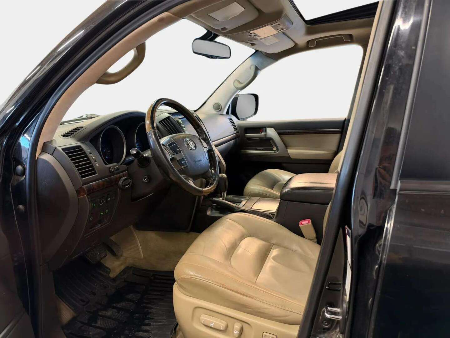 Toyota Land Cruiser 2008 4,5 D-4D V8 Luxury J200 aut. 7h - | Vakkari | Webasto | Koukku |  P. Kamera | Kattoluukku | Beiget nahat | Muistipenkki | 2x renkaat & vanteet | Huippuvarusteet! | "Sheikkimalli" | Tulossa myyntiin! |