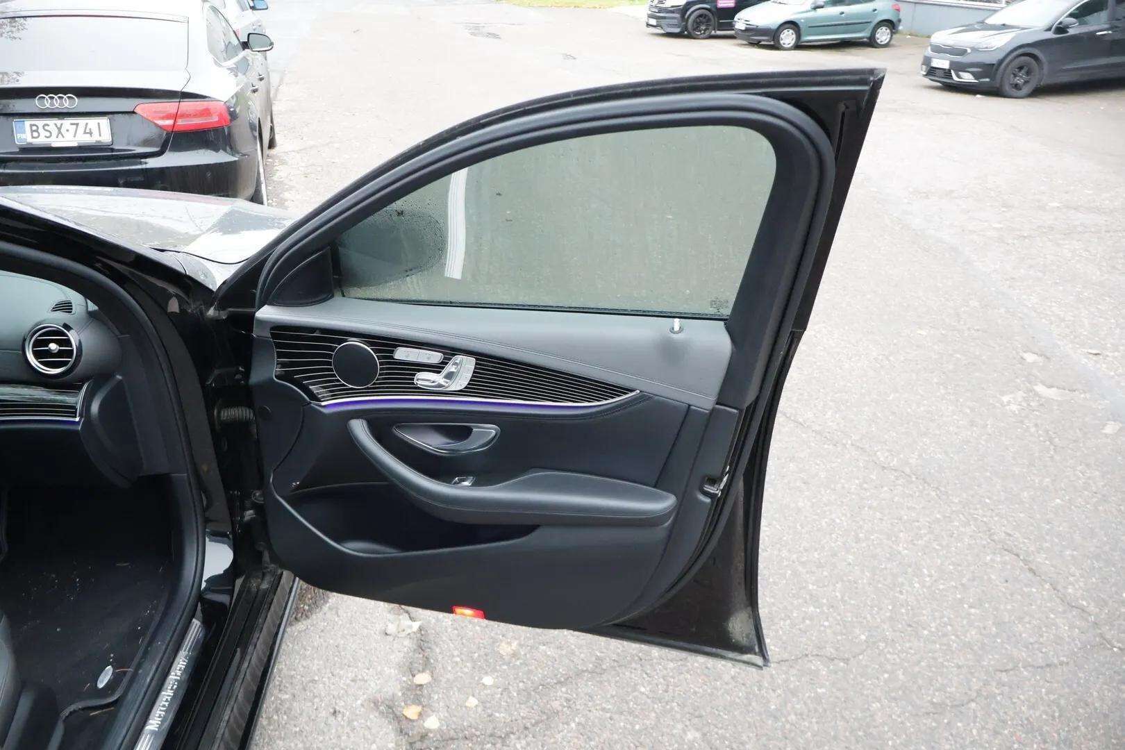 Mercedes-Benz E 2017 350 e A Premium Business AMG * - YritysOutlet - Myydään vain yrityksille / HUIPPUVARUSTEET / Designo-nahat / Widescreen / Hierovat&Tuuletetut etupenkit / Distronic+ / Panoraama / HUD / Muistipenkit /  - * Tämä auto myydään YritysOutlet -valikoimasta vain yritykselle / Huippu varusteet / Siisti *
