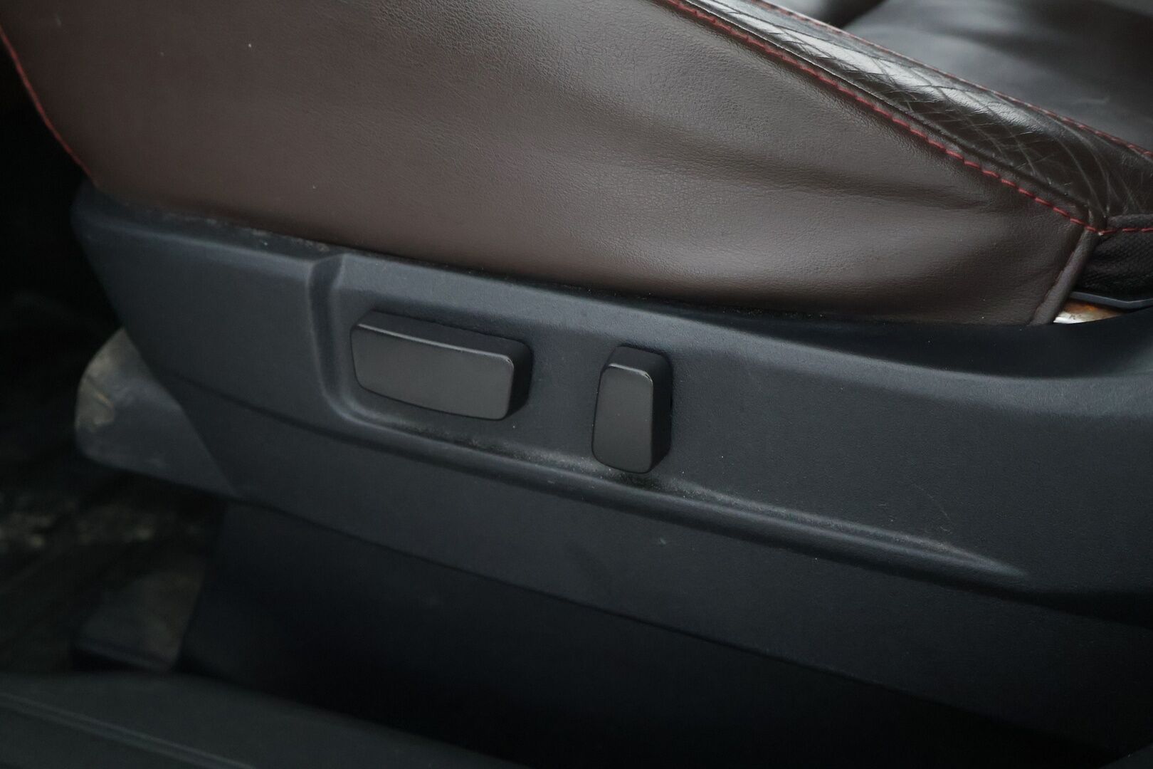 Mitsubishi OUTLANDER PHEV 2017 Instyle Navi 4WD // Ruskeat nahat / 360 kamera / Koukku / Sähkökontti //