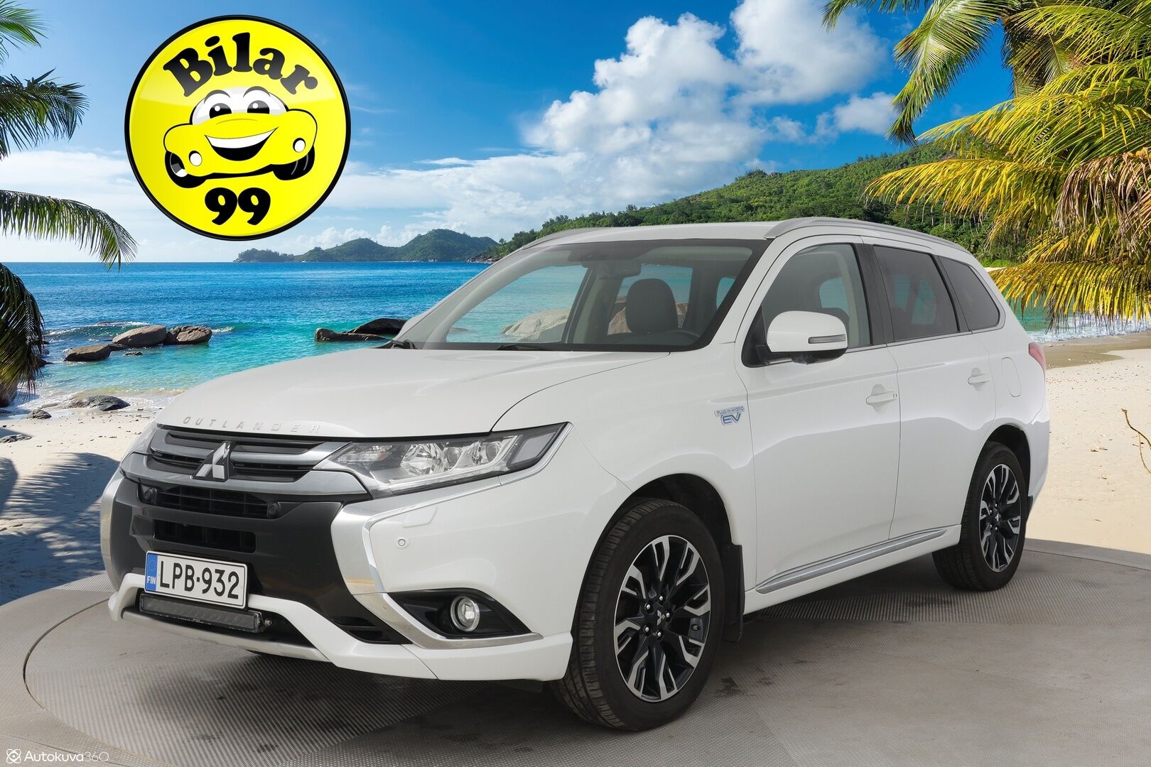 Mitsubishi OUTLANDER PHEV 2017 Instyle Navi 4WD // Ruskeat nahat / 360 kamera / Koukku / Sähkökontti //