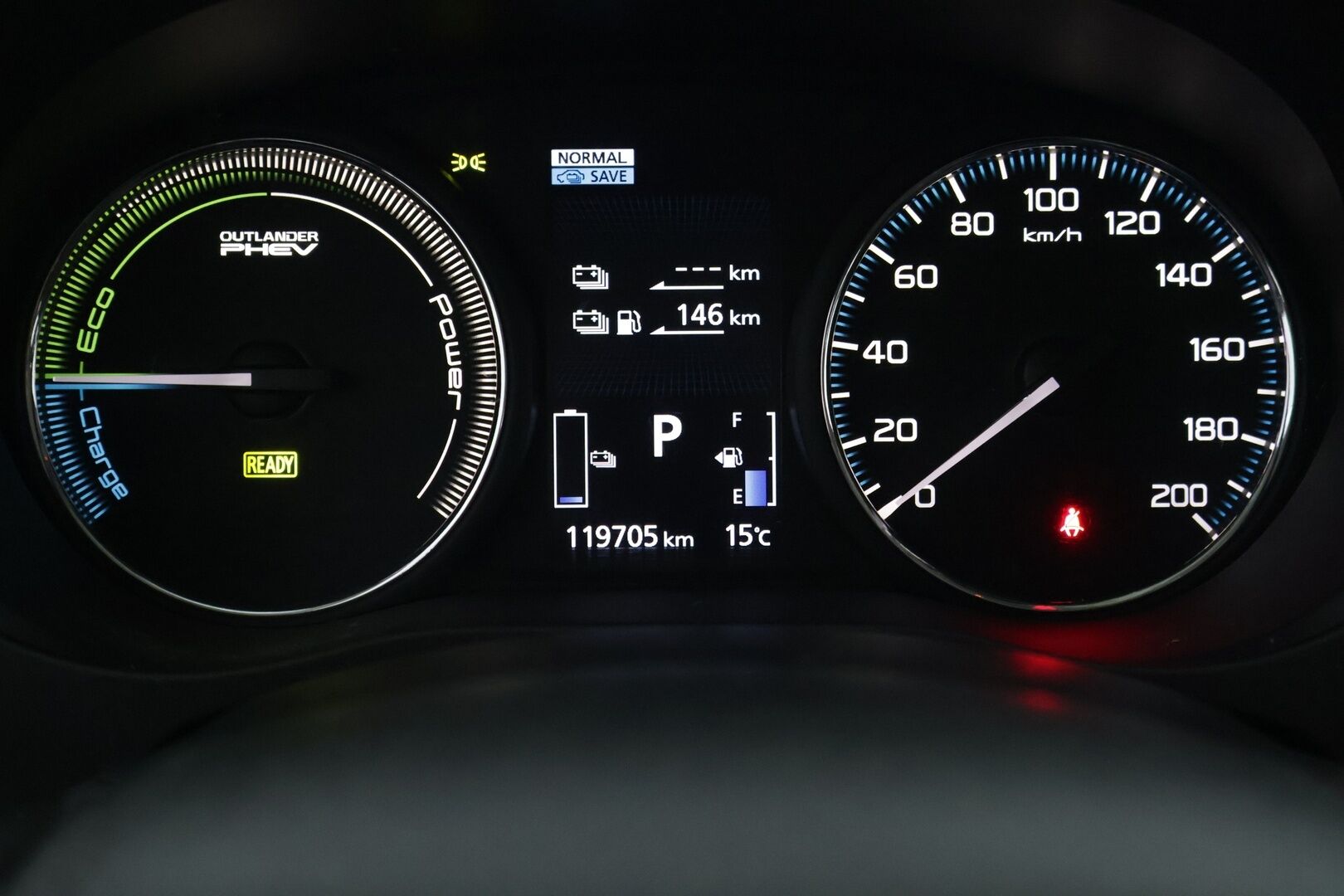 Mitsubishi OUTLANDER PHEV 2017 Instyle Navi 4WD // Ruskeat nahat / 360 kamera / Koukku / Sähkökontti //