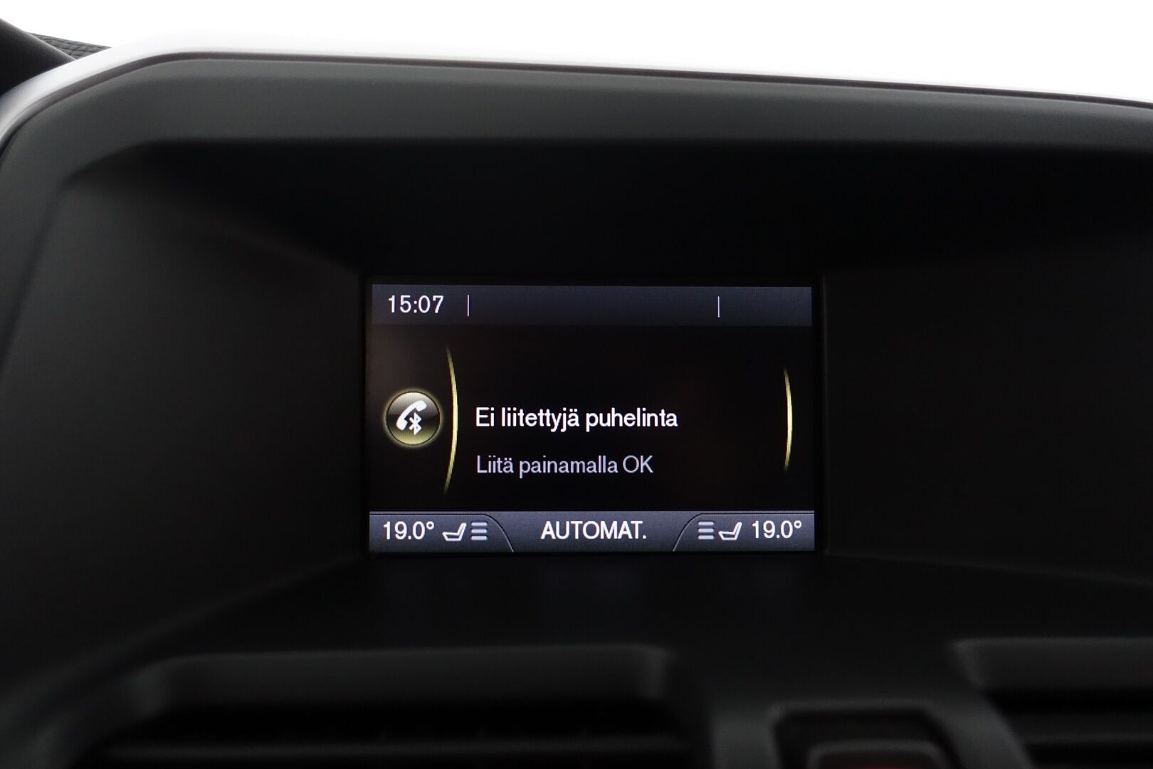 Volvo XC60 2011 D5 AWD R-Design aut - | Webasto | Koukku | Nahkasisusta | Bluetooth | Xenon | 2X Renkaat & Vanteet |