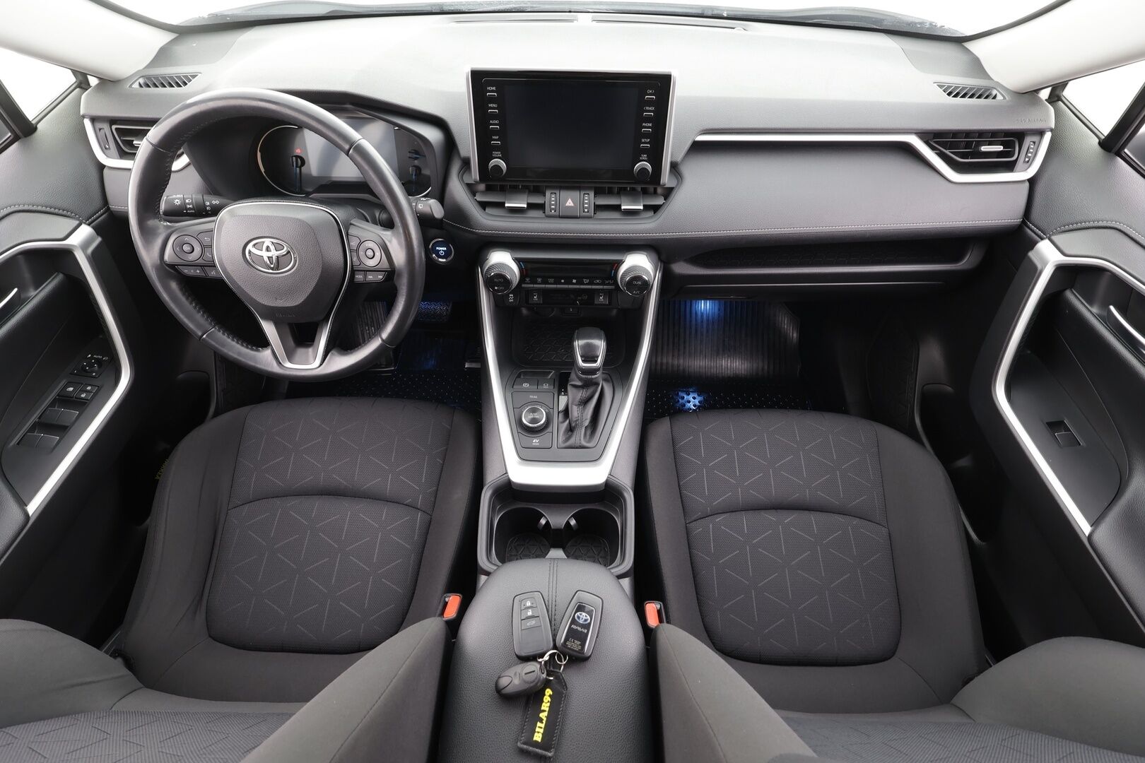 Toyota RAV4 2020 2,5 Hybrid AWD-i Business - Webasto | ACC | Peruutuskamera | Kaistavahti | Navi | Keyless | Suomi-auto | Kahdet renkaat aluvanteilla | Viimeisin huolto 135tkm | Katsastettu 5/2026