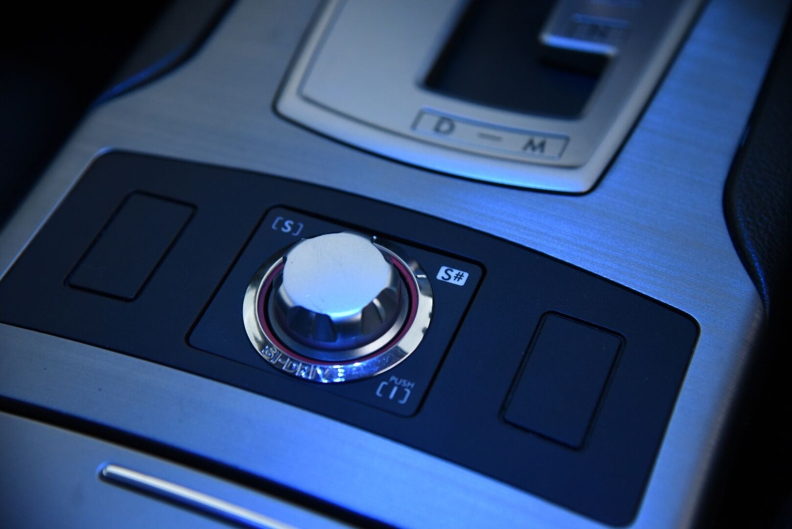 Subaru Legacy 2009 Legacy / P. Kamera / Sähköpenkit / Hihna vaihdettu! - Myydään Huutokaupat.com - Harvinainen 2.5L Boost! / P. Kamera / Sähköpenkit / 2x renkaat vanteineen / Hihna vaihdettu! 