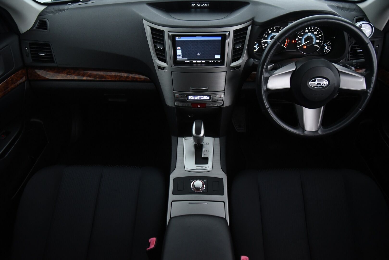 Subaru Legacy 2009 Legacy / P. Kamera / Sähköpenkit / Hihna vaihdettu! - Myydään Huutokaupat.com - Harvinainen 2.5L Boost! / P. Kamera / Sähköpenkit / 2x renkaat vanteineen / Hihna vaihdettu! 