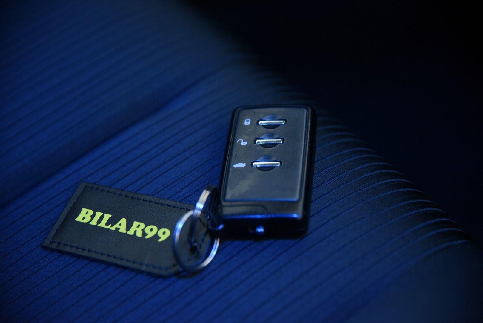 Subaru Legacy 2009 Legacy / P. Kamera / Sähköpenkit / Hihna vaihdettu! - Myydään Huutokaupat.com - Harvinainen 2.5L Boost! / P. Kamera / Sähköpenkit / 2x renkaat vanteineen / Hihna vaihdettu! 