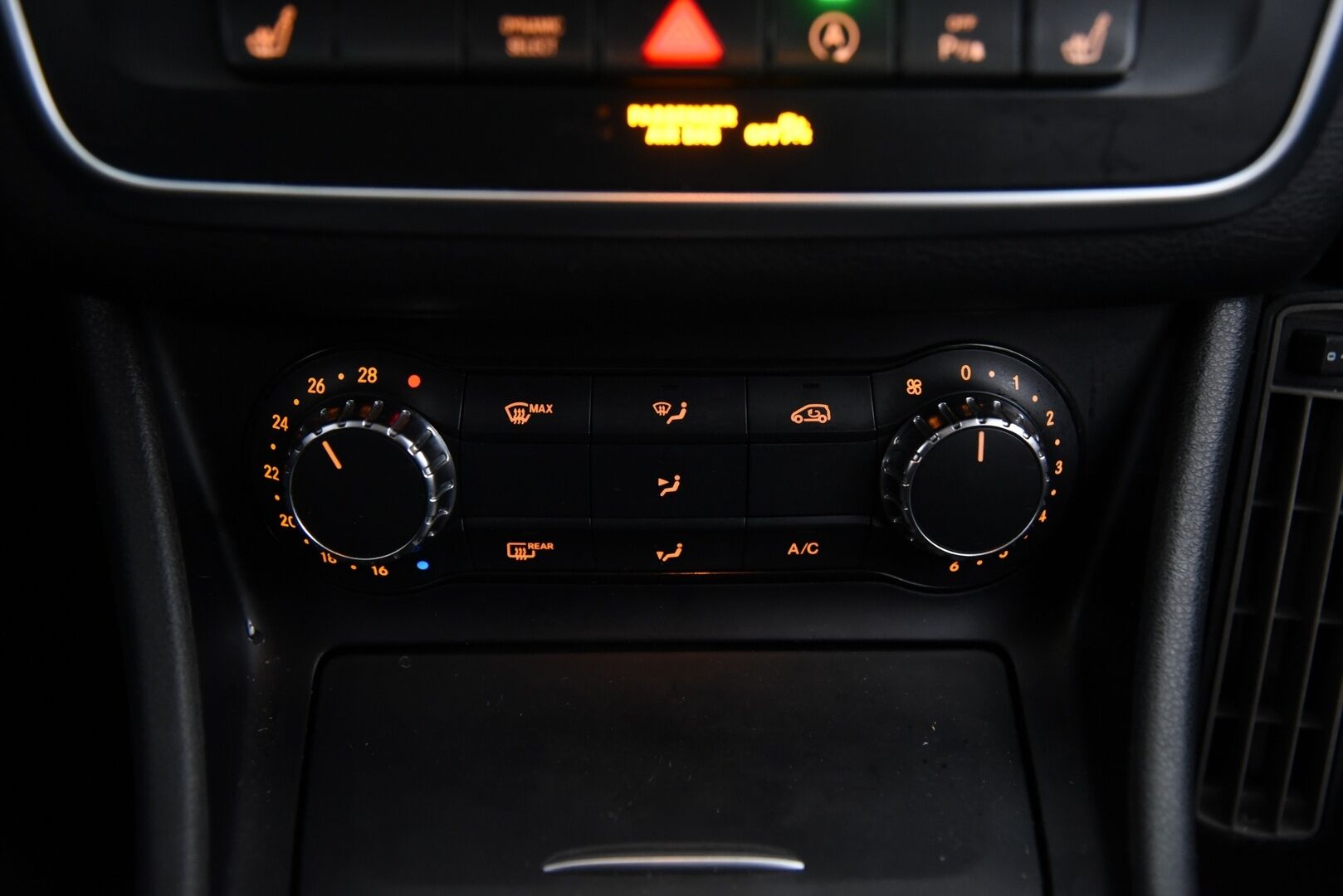 MERCEDES-BENZ CLA 2016 220 CDI A Shooting Brake / ACC / BLIS / Sporttinahat / Ambiente / B- huollettu 12/25! -  2x Renkaat aluvantein / Jarrut rempattu 12/25