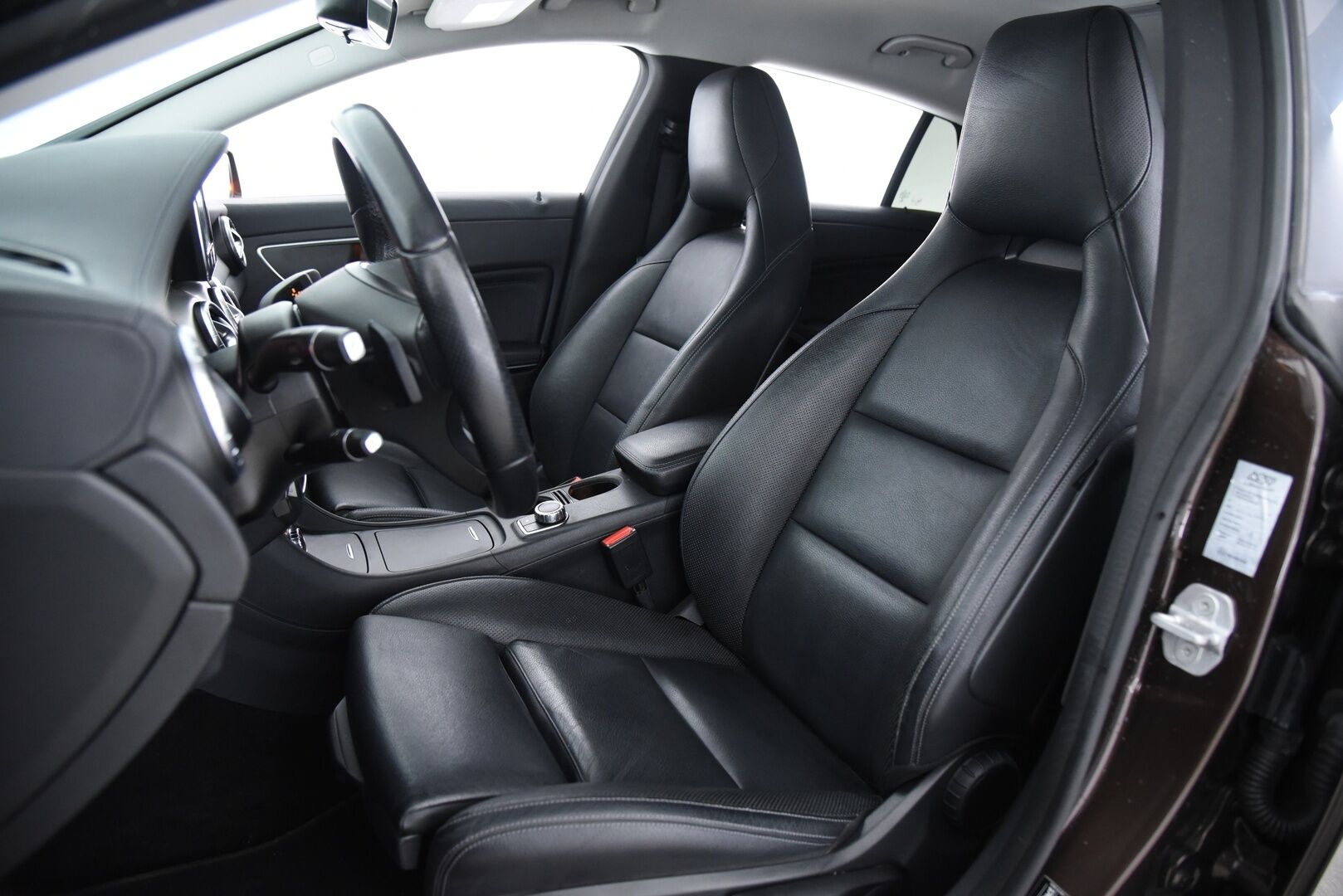 MERCEDES-BENZ CLA 2016 220 CDI A Shooting Brake / ACC / BLIS / Sporttinahat / Ambiente / B- huollettu 12/25! -  2x Renkaat aluvantein / Jarrut rempattu 12/25