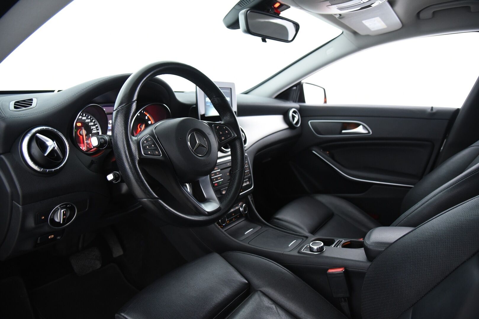 MERCEDES-BENZ CLA 2016 220 CDI A Shooting Brake / ACC / BLIS / Sporttinahat / Ambiente / B- huollettu 12/25! -  2x Renkaat aluvantein / Jarrut rempattu 12/25