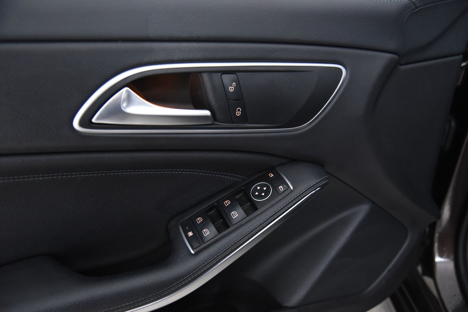 MERCEDES-BENZ CLA 2016 220 CDI A Shooting Brake / ACC / BLIS / Sporttinahat / Ambiente / B- huollettu 12/25! -  2x Renkaat aluvantein / Jarrut rempattu 12/25