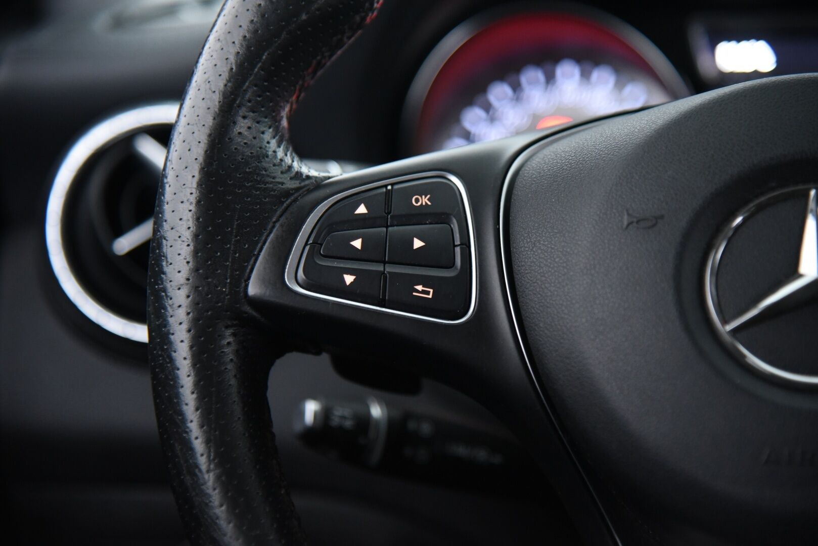 MERCEDES-BENZ CLA 2016 220 CDI A Shooting Brake / ACC / BLIS / Sporttinahat / Ambiente / B- huollettu 12/25! -  2x Renkaat aluvantein / Jarrut rempattu 12/25