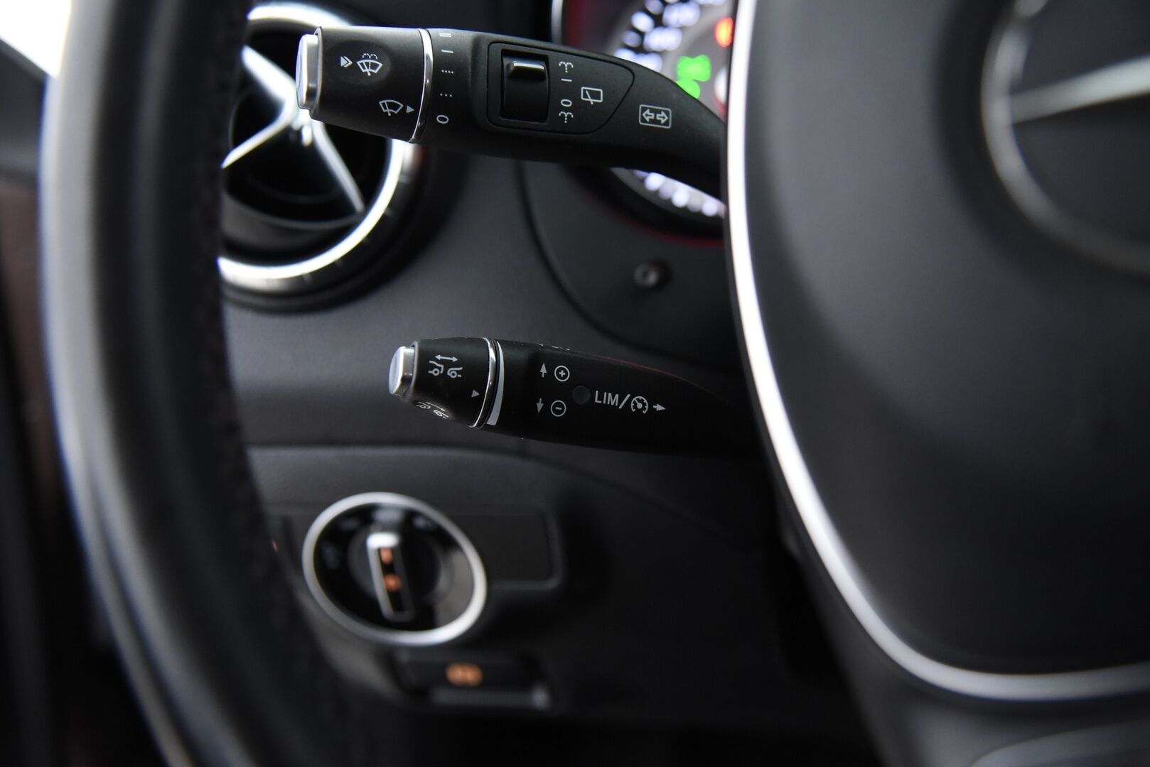 MERCEDES-BENZ CLA 2016 220 CDI A Shooting Brake / ACC / BLIS / Sporttinahat / Ambiente / B- huollettu 12/25! -  2x Renkaat aluvantein / Jarrut rempattu 12/25