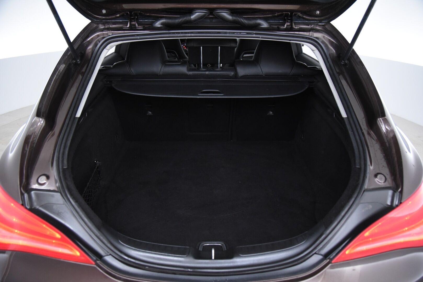 MERCEDES-BENZ CLA 2016 220 CDI A Shooting Brake / ACC / BLIS / Sporttinahat / Ambiente / B- huollettu 12/25! -  2x Renkaat aluvantein / Jarrut rempattu 12/25