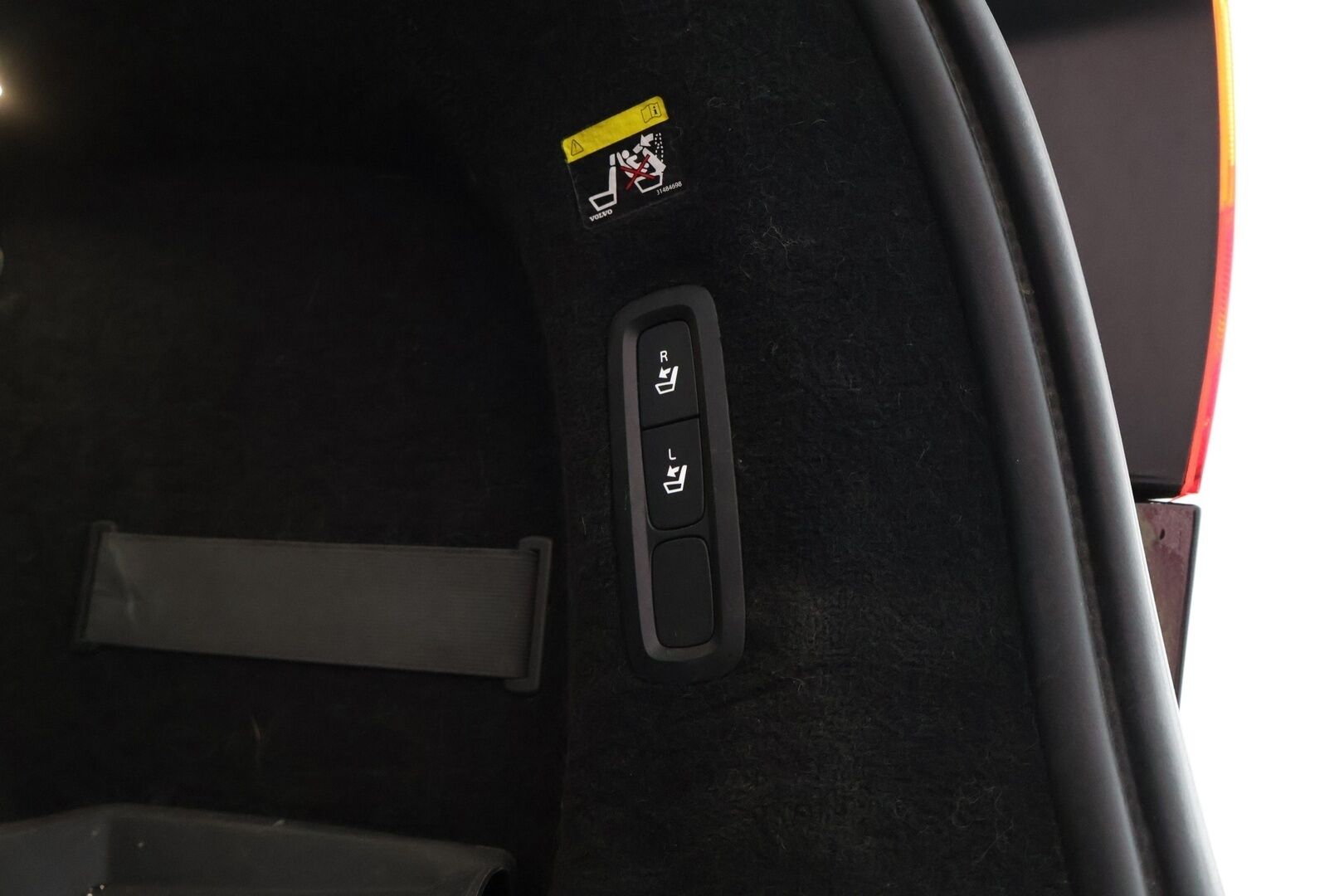 Volvo V90 2018 D4 AWD Momentum  *Webasto / Volvo on call / Adapt vakkari / Koukku!* - Loisto neliveto / Turvallinen Perheauto / Hyvin pidetty yksilö!