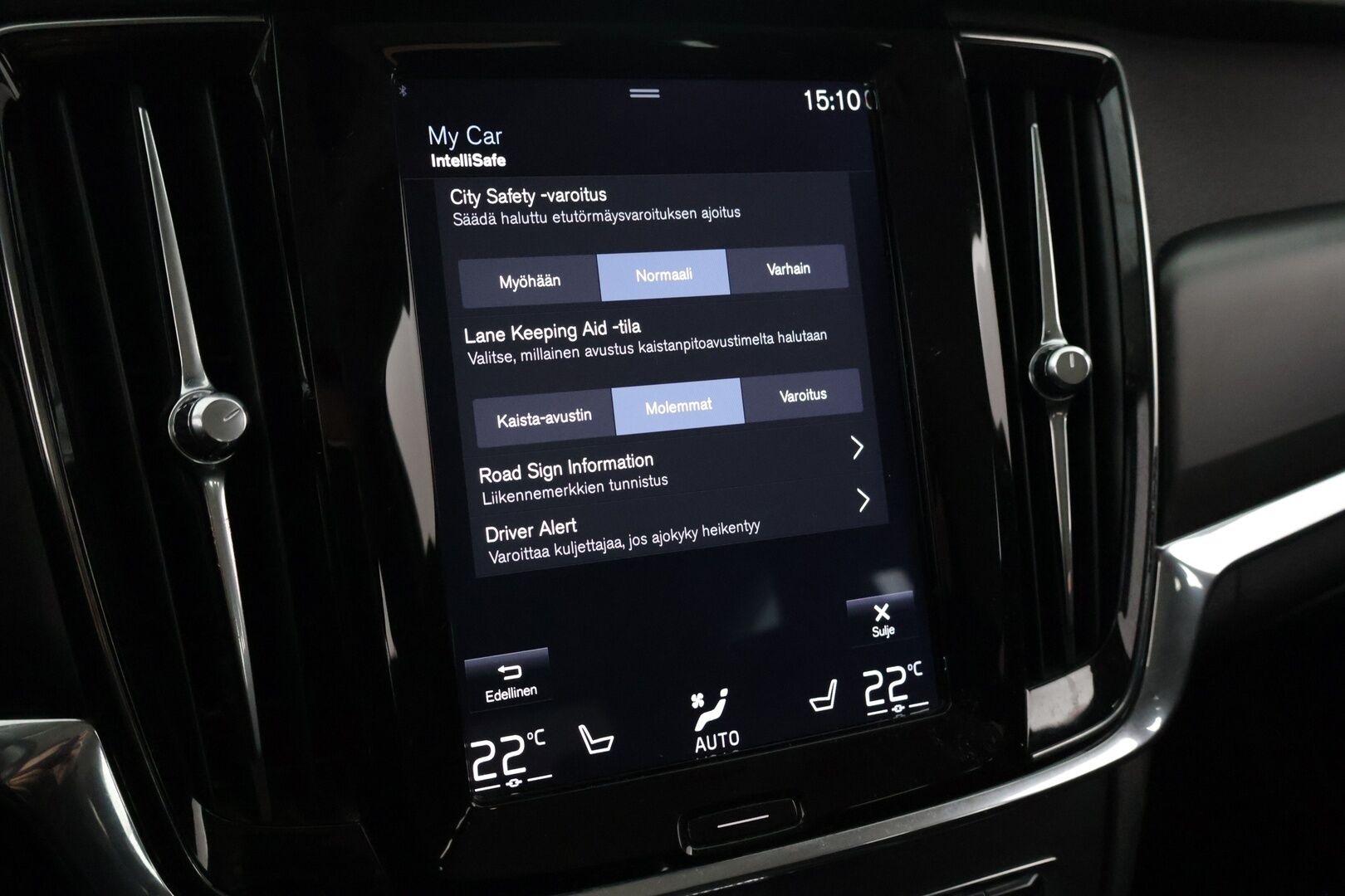 Volvo V90 2018 D4 AWD Momentum  *Webasto / Volvo on call / Adapt vakkari / Koukku!* - Loisto neliveto / Turvallinen Perheauto / Hyvin pidetty yksilö!