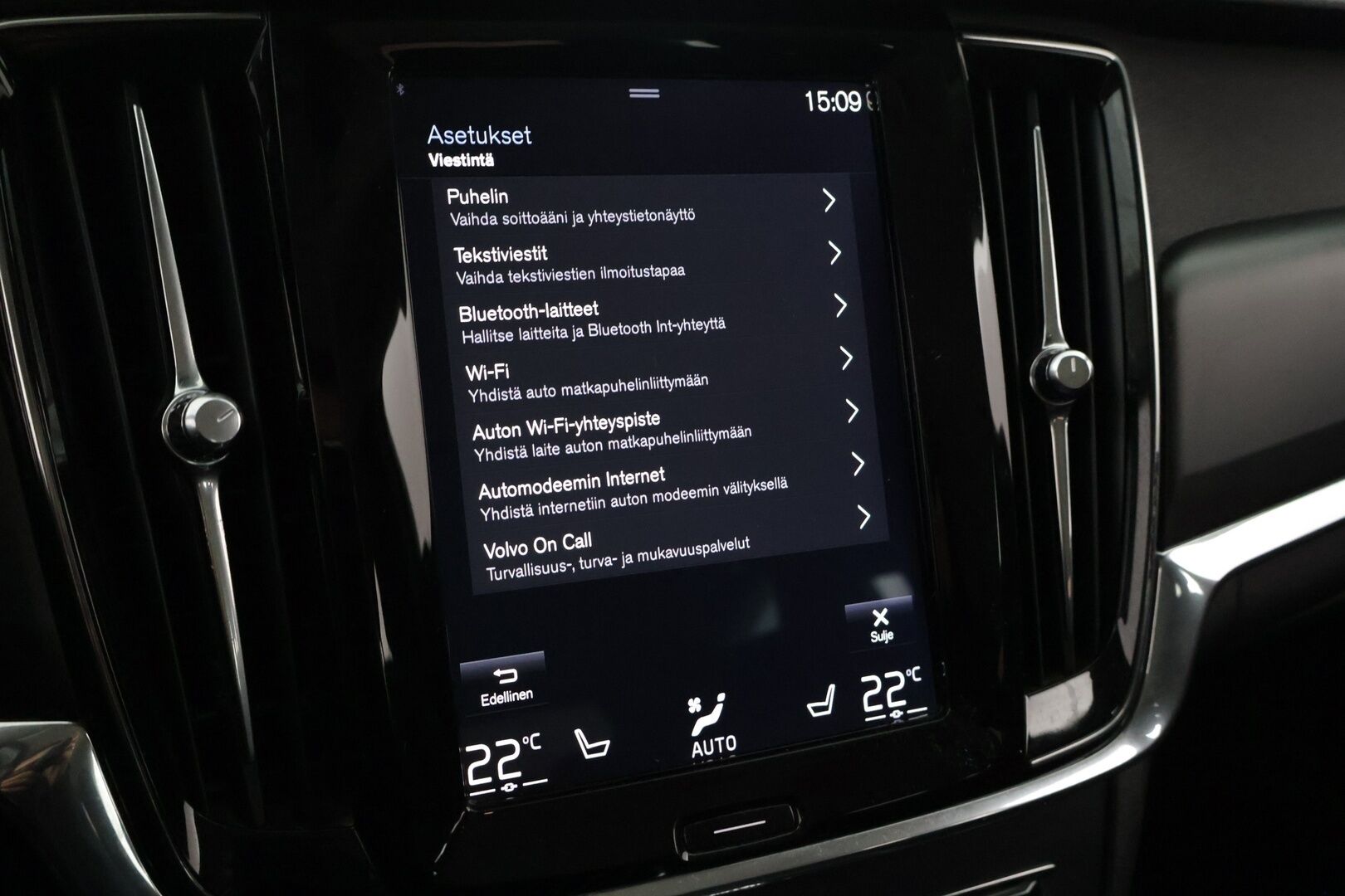 Volvo V90 2018 D4 AWD Momentum  *Webasto / Volvo on call / Adapt vakkari / Koukku!* - Loisto neliveto / Turvallinen Perheauto / Hyvin pidetty yksilö!