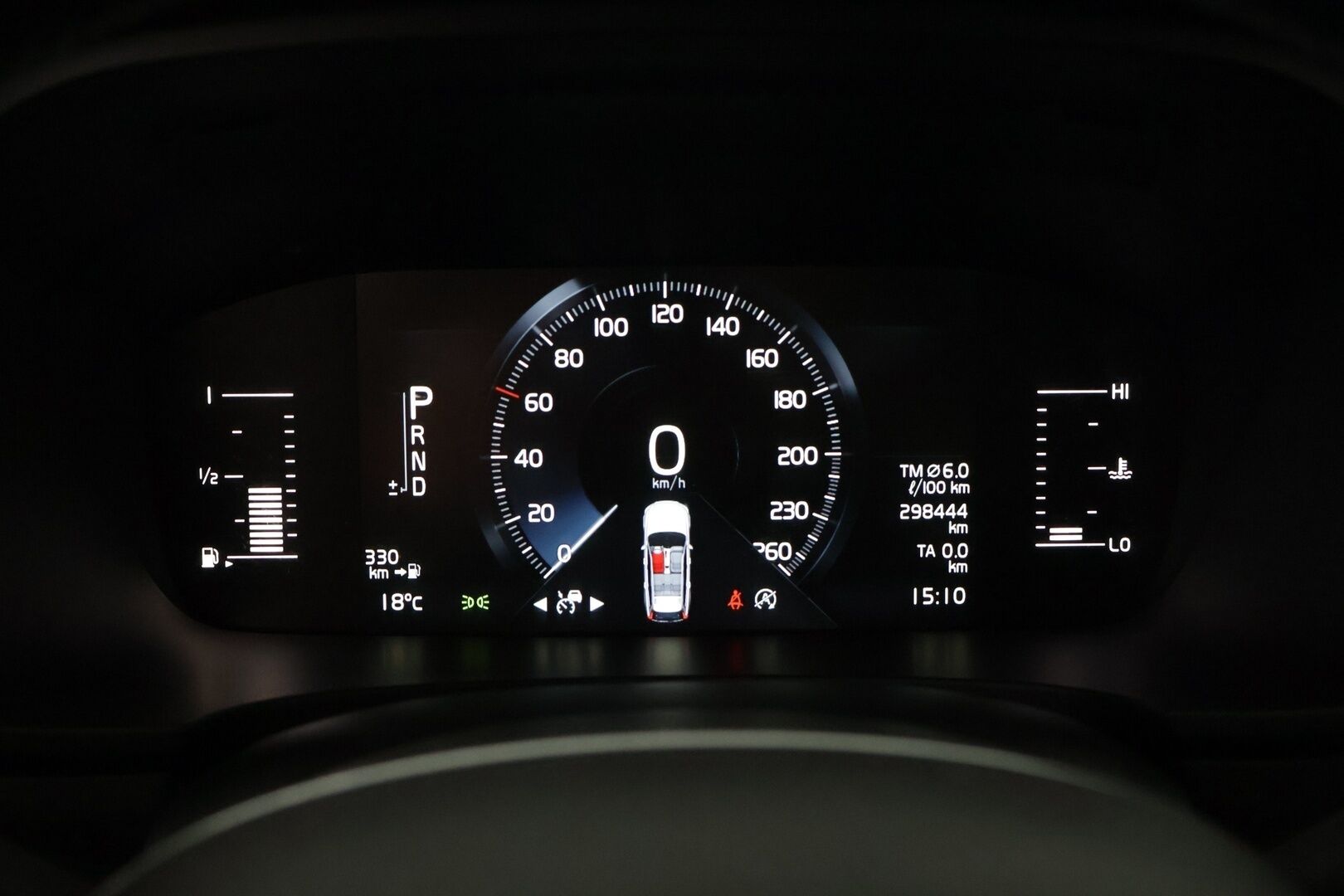 Volvo V90 2018 D4 AWD Momentum  *Webasto / Volvo on call / Adapt vakkari / Koukku!* - Loisto neliveto / Turvallinen Perheauto / Hyvin pidetty yksilö!