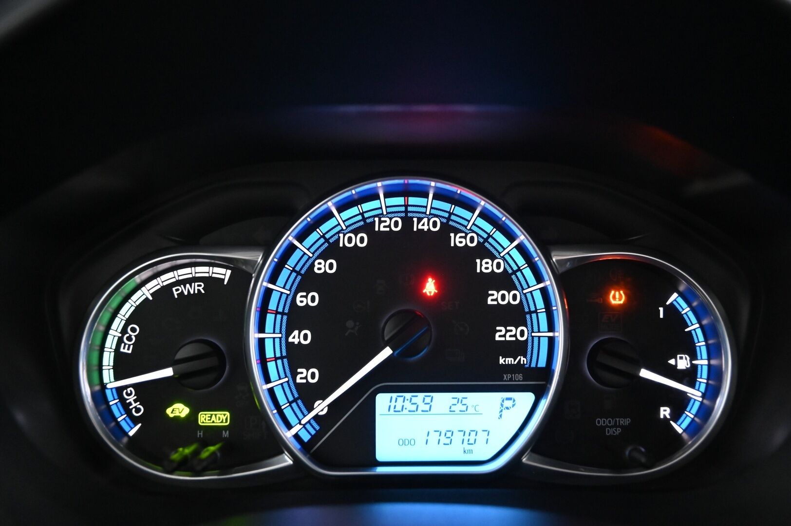 Toyota Yaris 2015 1,5 Hybrid Active 5ov *P-kamera / Vakkari / BT* - * 2x renkaat / Vasta tullut*