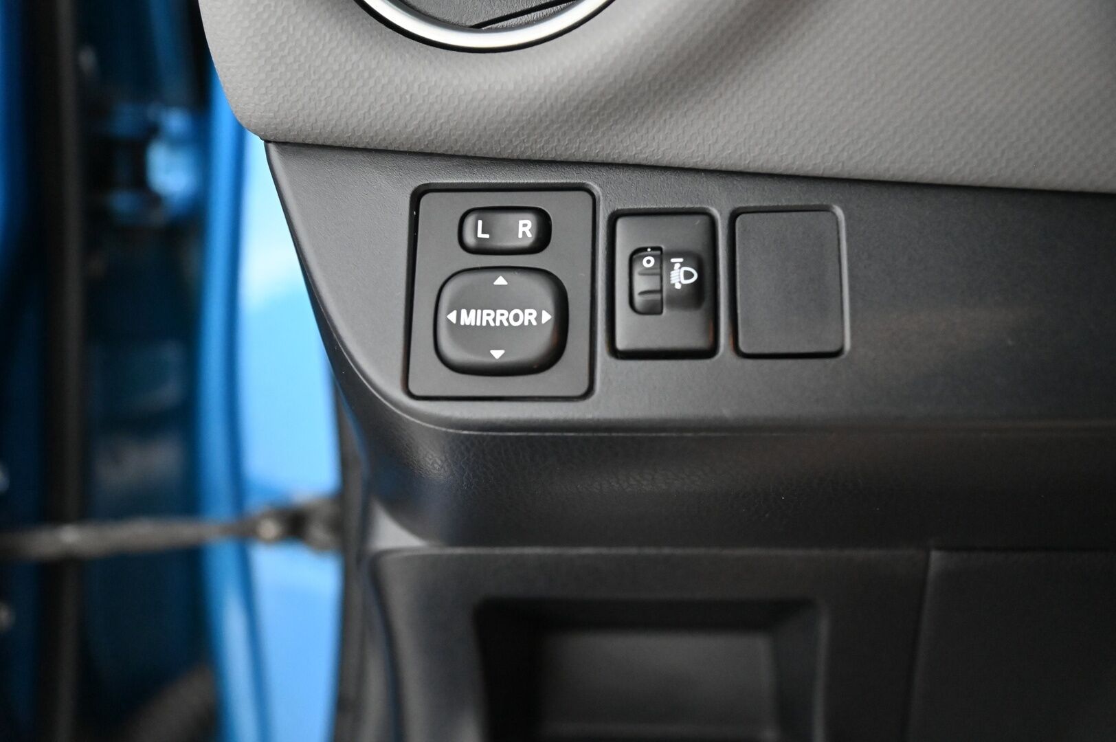 Toyota Yaris 2015 1,5 Hybrid Active 5ov *P-kamera / Vakkari / BT* - * 2x renkaat / Vasta tullut*