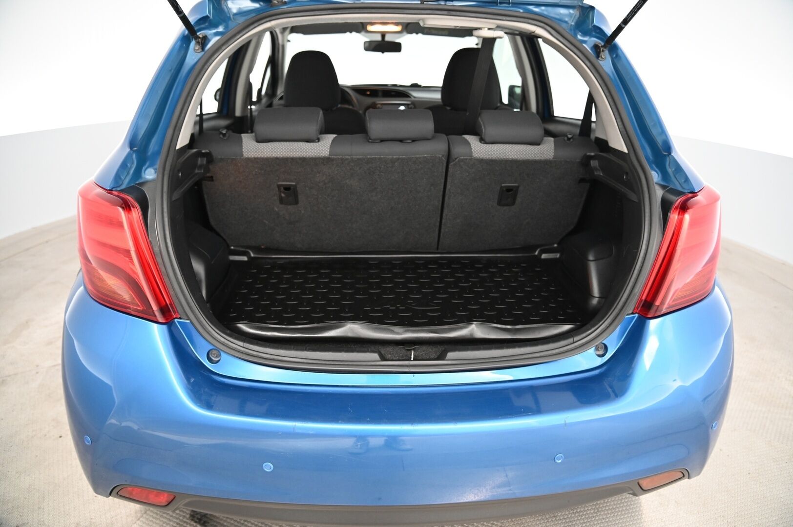 Toyota Yaris 2015 1,5 Hybrid Active 5ov *P-kamera / Vakkari / BT* - * 2x renkaat / Vasta tullut*
