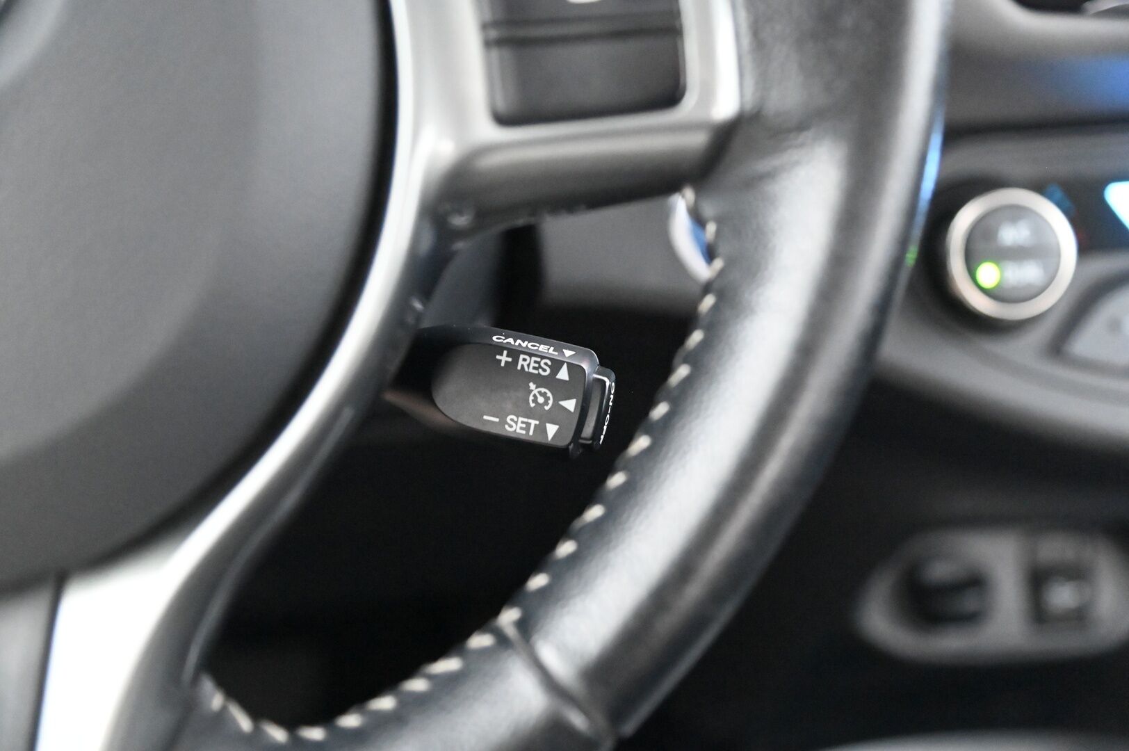 Toyota Yaris 2015 1,5 Hybrid Active 5ov *P-kamera / Vakkari / BT* - * 2x renkaat / Vasta tullut*