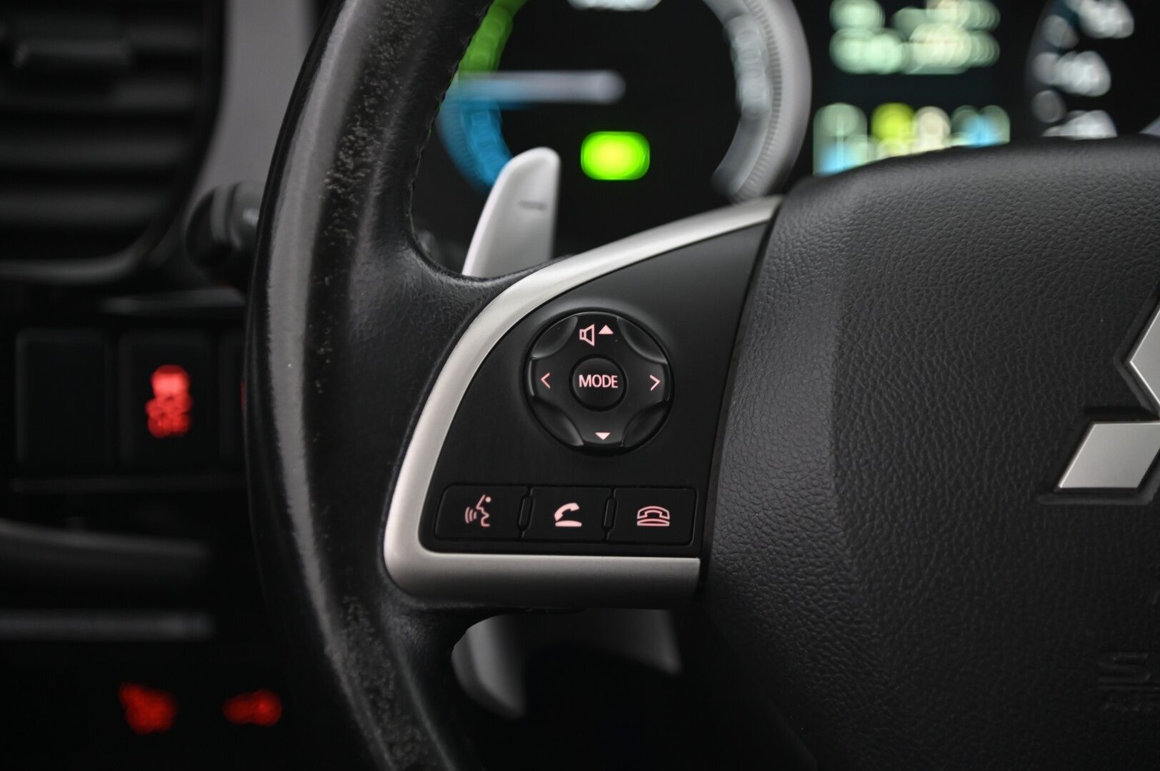 MITSUBISHI Outlander PHEV 2015 Instyle Navi 4WD - *Rockford / Navi / P.kamera / Kattoluukku / Koukku*