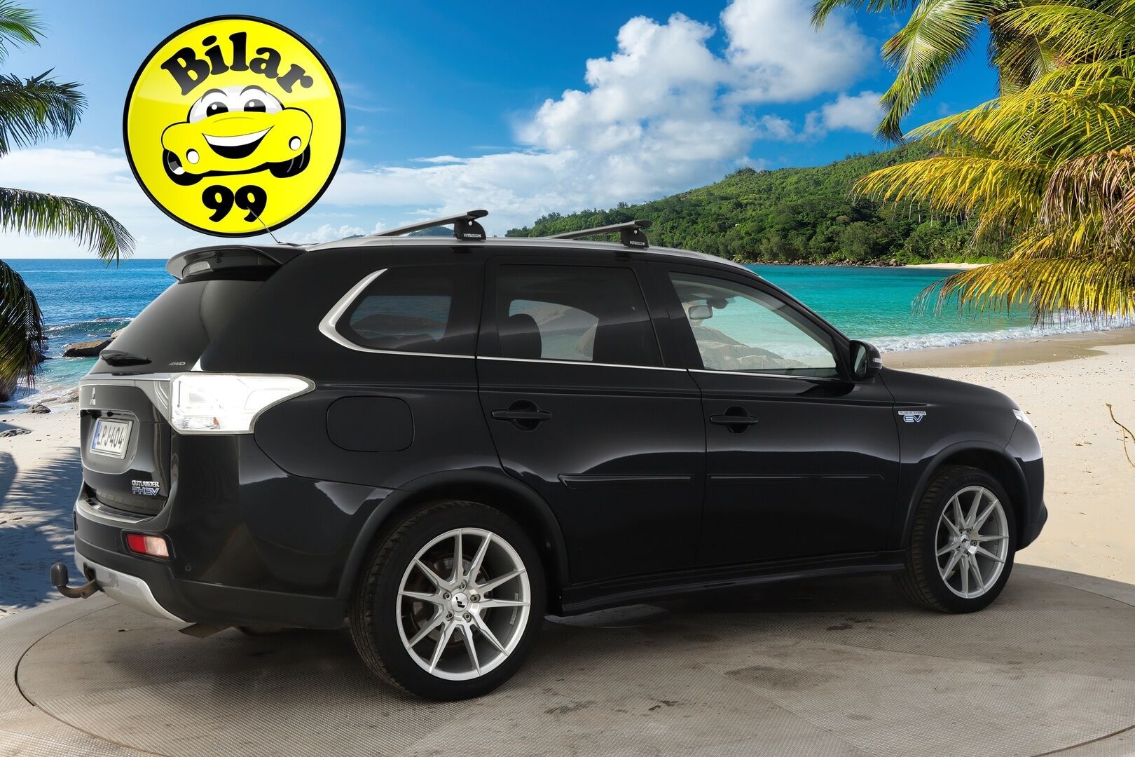 MITSUBISHI Outlander PHEV 2015 Instyle Navi 4WD - *Rockford / Navi / P.kamera / Kattoluukku / Koukku*