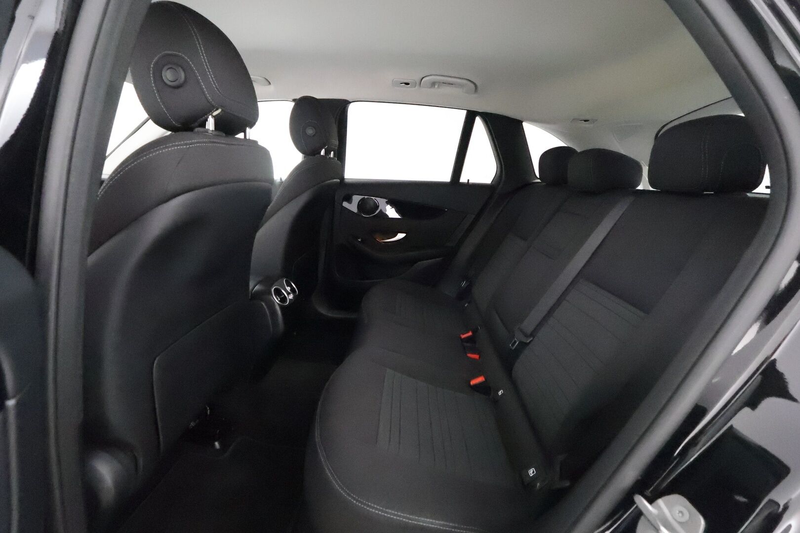 Mercedes-Benz GLC 2021 300 e 4MATIC A  EQ Power **1.om Suomi-auto / P. Kamera / Multibeam-LED / Sporttipenkit / Navi / Vakkari / 2x Renkaat** - 3,99 % KORKOTARJOUS TÄHÄN AUTOON - 