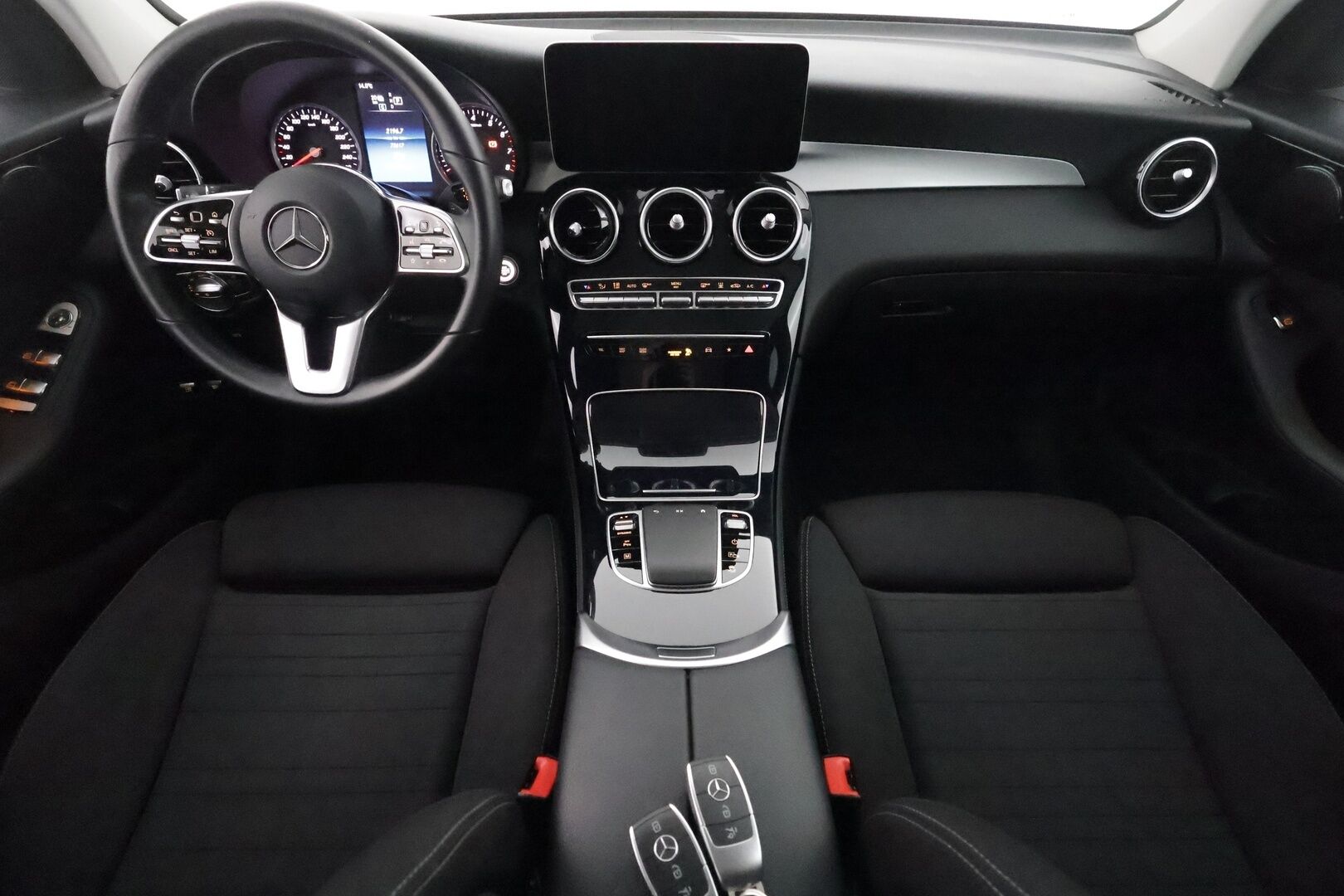 Mercedes-Benz GLC 2021 300 e 4MATIC A  EQ Power **1.om Suomi-auto / P. Kamera / Multibeam-LED / Sporttipenkit / Navi / Vakkari / 2x Renkaat** - 3,99 % KORKOTARJOUS TÄHÄN AUTOON - 