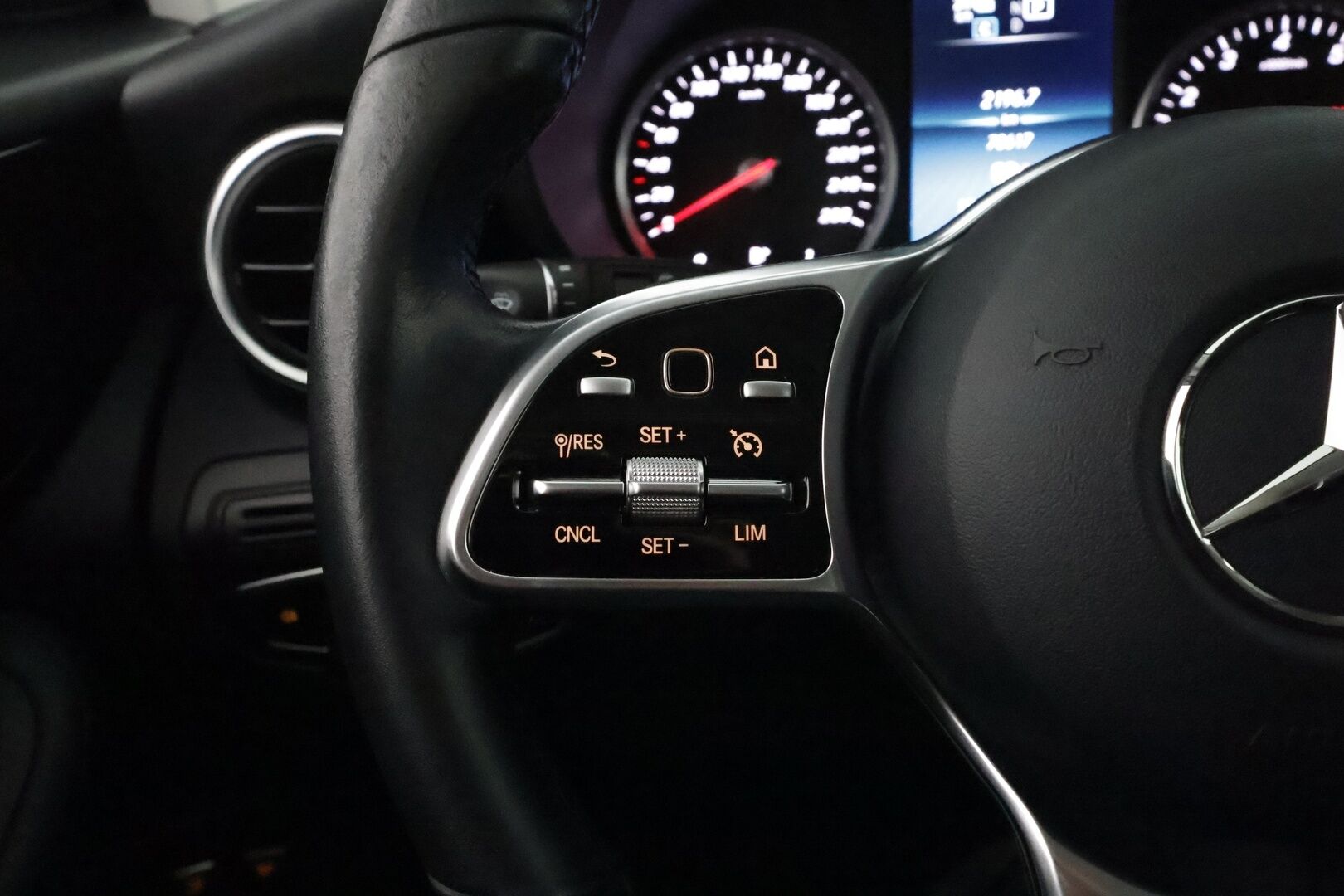 Mercedes-Benz GLC 2021 300 e 4MATIC A  EQ Power **1.om Suomi-auto / P. Kamera / Multibeam-LED / Sporttipenkit / Navi / Vakkari / 2x Renkaat** - 3,99 % KORKOTARJOUS TÄHÄN AUTOON - 