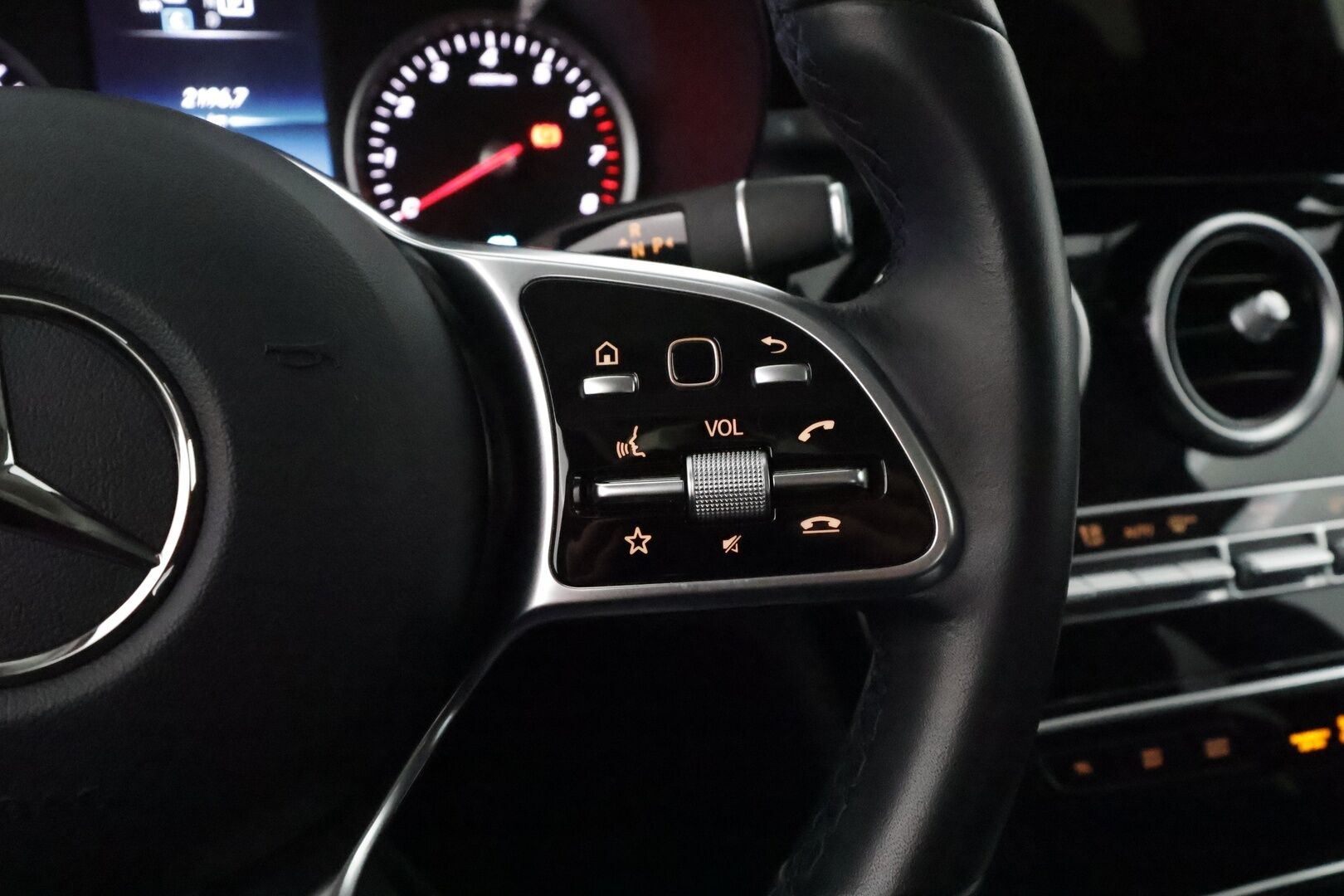Mercedes-Benz GLC 2021 300 e 4MATIC A  EQ Power **1.om Suomi-auto / P. Kamera / Multibeam-LED / Sporttipenkit / Navi / Vakkari / 2x Renkaat** - 3,99 % KORKOTARJOUS TÄHÄN AUTOON - 