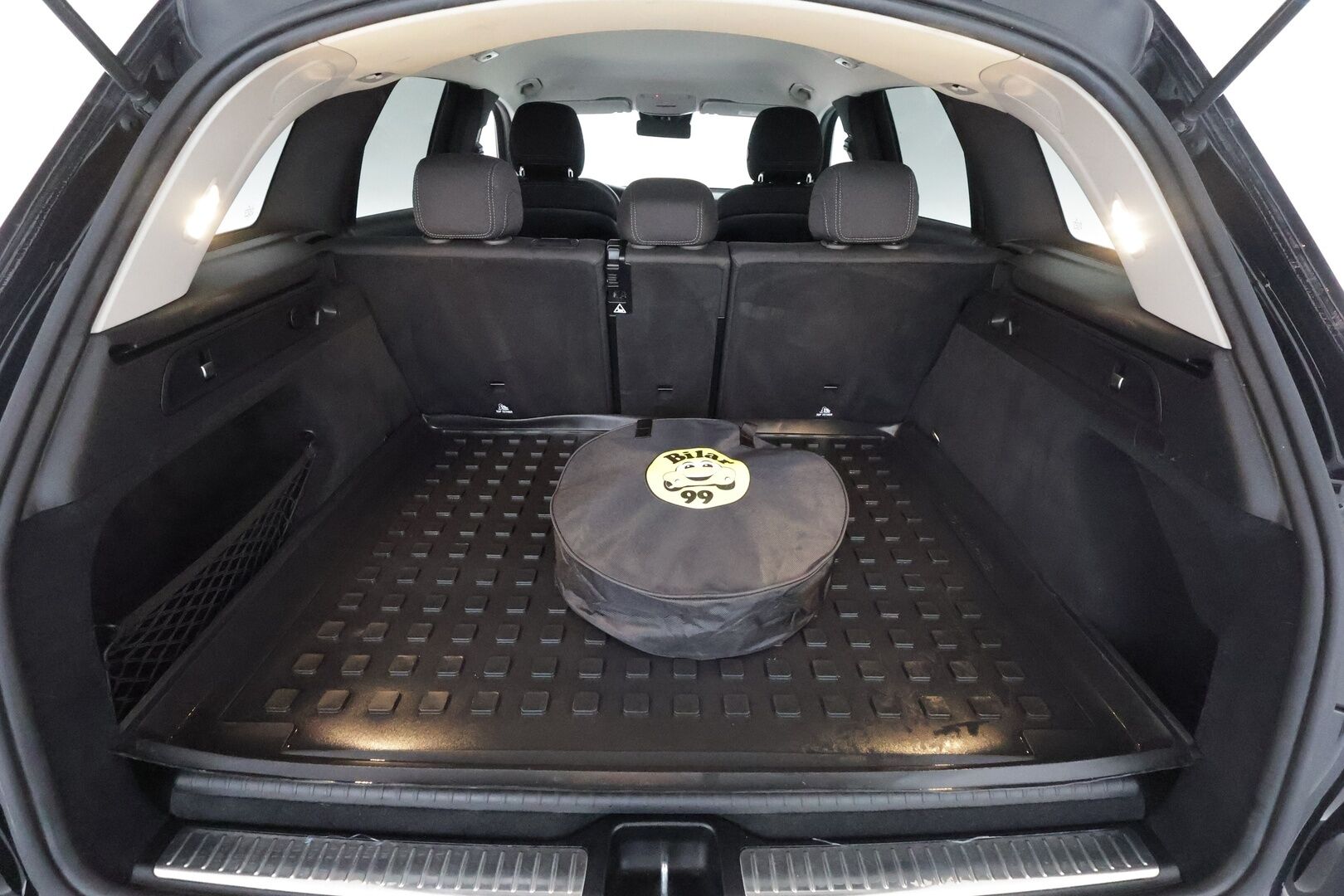 Mercedes-Benz GLC 2021 300 e 4MATIC A  EQ Power **1.om Suomi-auto / P. Kamera / Multibeam-LED / Sporttipenkit / Navi / Vakkari / 2x Renkaat** - 3,99 % KORKOTARJOUS TÄHÄN AUTOON - 