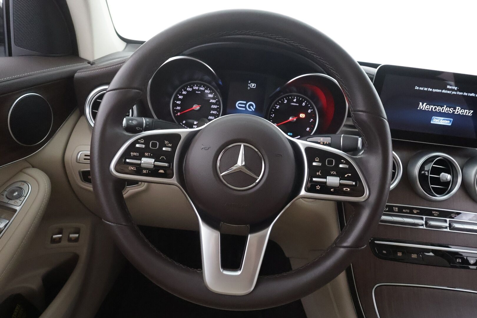 Mercedes-Benz GLC 2021 300 e 4Matic Coupe - | Distronic | P.Kamera | Sporttipenkit | LED-High Performance | Kaistavahti | Navi | Katveavustin | Suomi-auto | 2x Latauskaapelit | Kahdet renkaat |