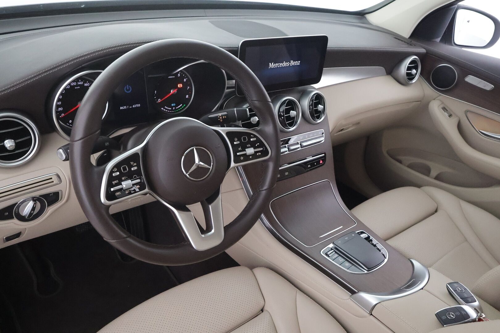 Mercedes-Benz GLC 2021 300 e 4Matic Coupe - | Distronic | P.Kamera | Sporttipenkit | LED-High Performance | Kaistavahti | Navi | Katveavustin | Suomi-auto | 2x Latauskaapelit | Kahdet renkaat |
