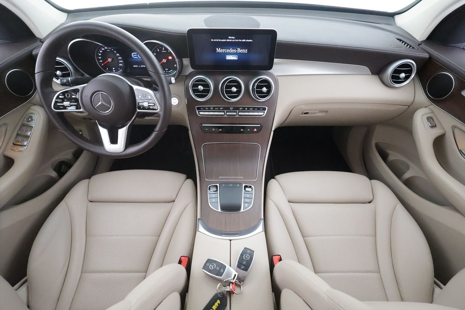 Mercedes-Benz GLC 2021 300 e 4Matic Coupe - | Distronic | P.Kamera | Sporttipenkit | LED-High Performance | Kaistavahti | Navi | Katveavustin | Suomi-auto | 2x Latauskaapelit | Kahdet renkaat |