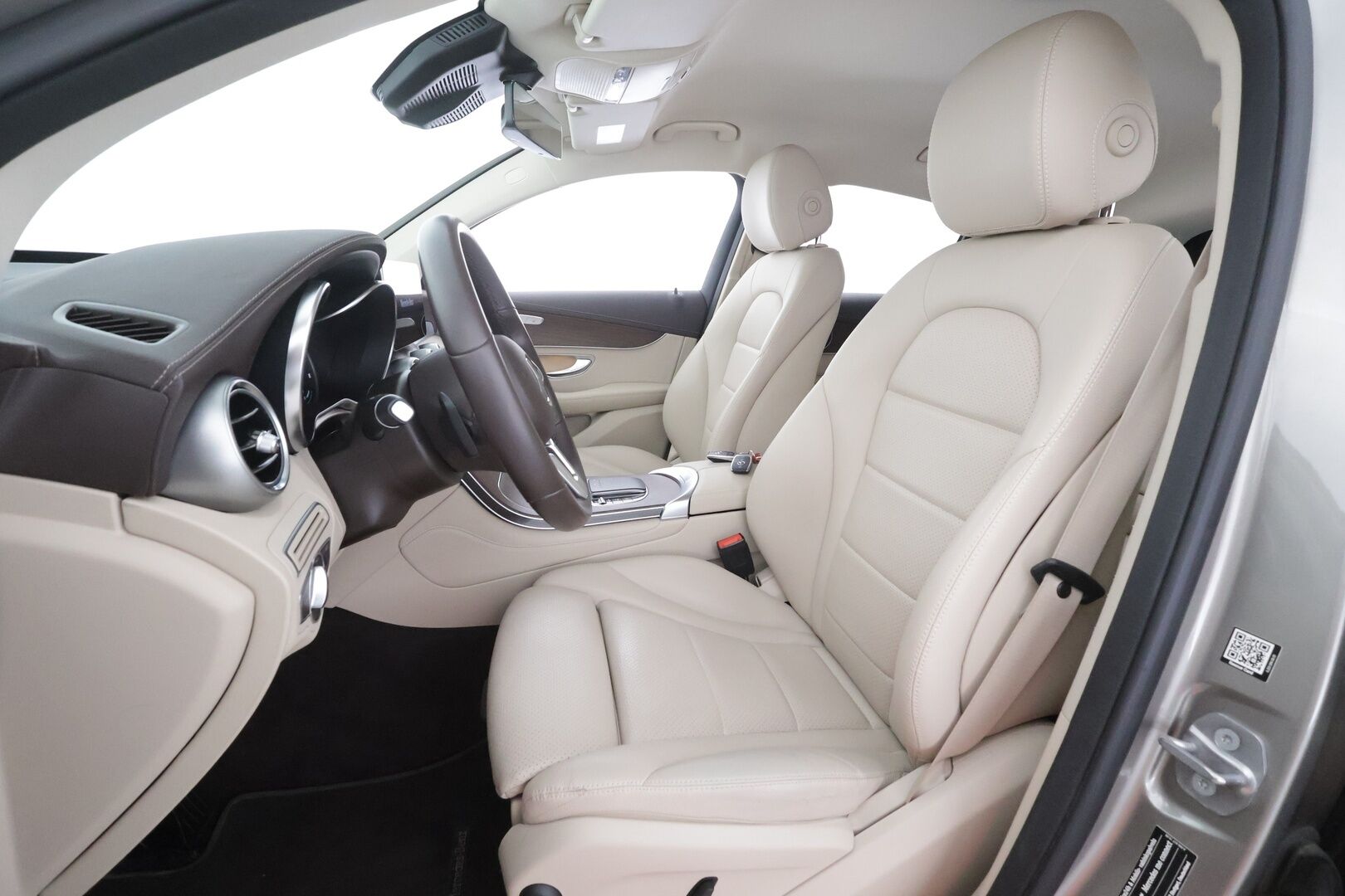 Mercedes-Benz GLC 2021 300 e 4Matic Coupe - | Distronic | P.Kamera | Sporttipenkit | LED-High Performance | Kaistavahti | Navi | Katveavustin | Suomi-auto | 2x Latauskaapelit | Kahdet renkaat |